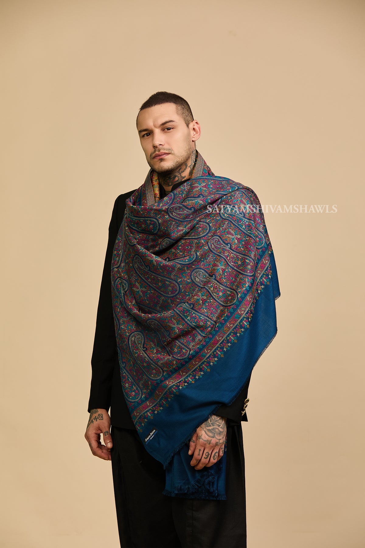 Black paisley and kashimiri kani Men shawl