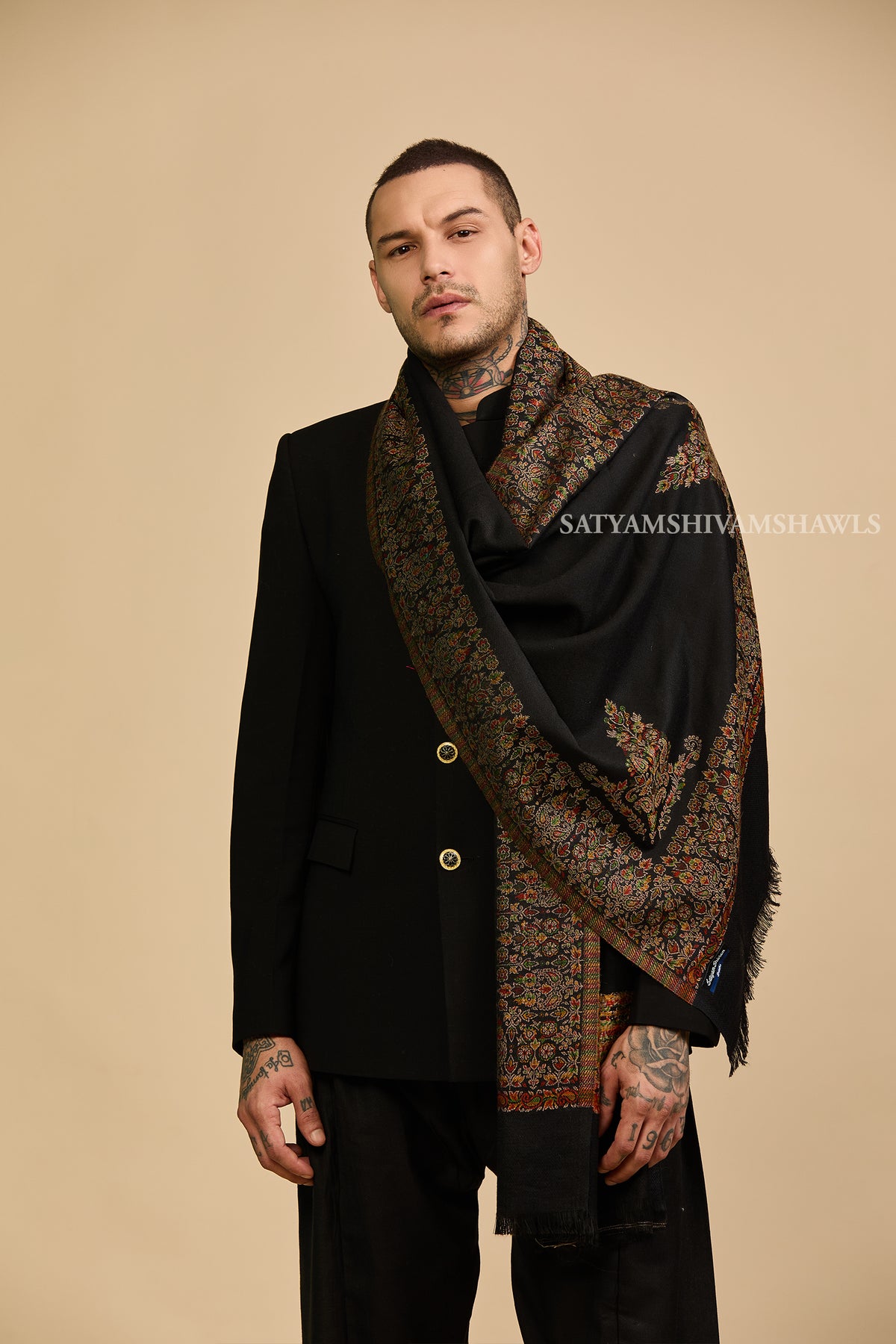 The heritage Border kunj pure wool border bloom kani weaved stole