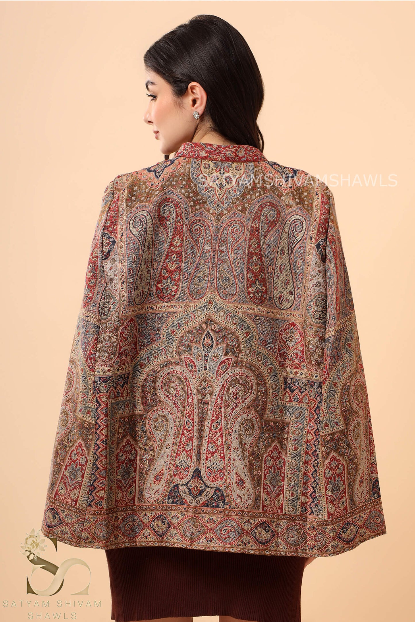 ROYAL PAISLEY KANI CAPE WITH VINTAGE BEIGE MEHROON COLOUR MATCHING