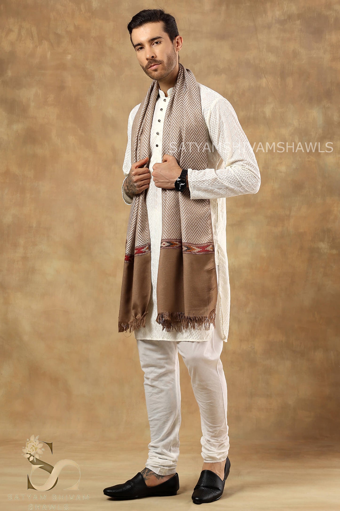 KULLU PALLA WITH SELF ZIG ZAG PATTREN MENS STOLE,CAMEL