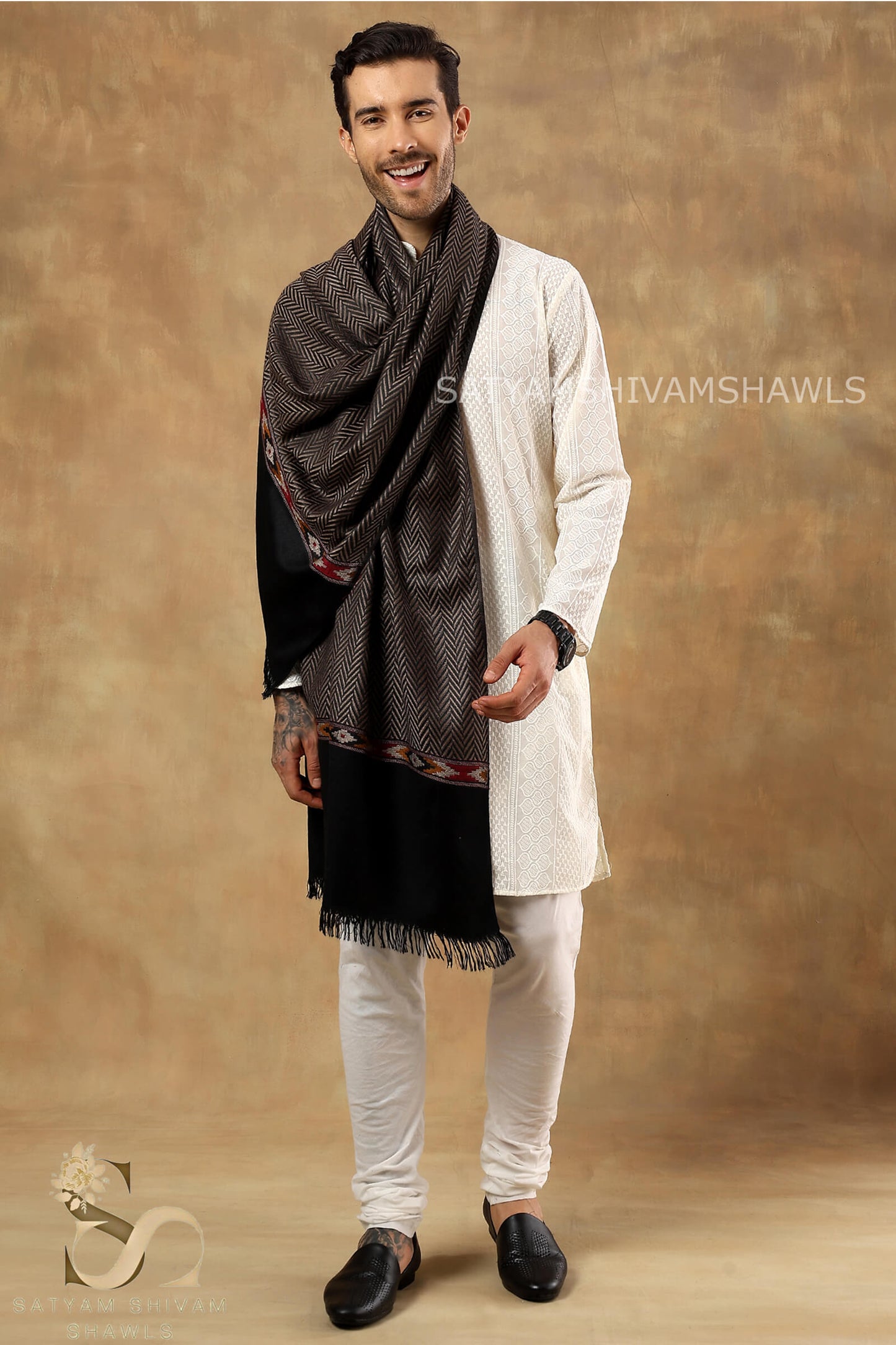 KULLU PALLA WITH SELF ZIG ZAG PATTREN MENS STOLE,BLACK