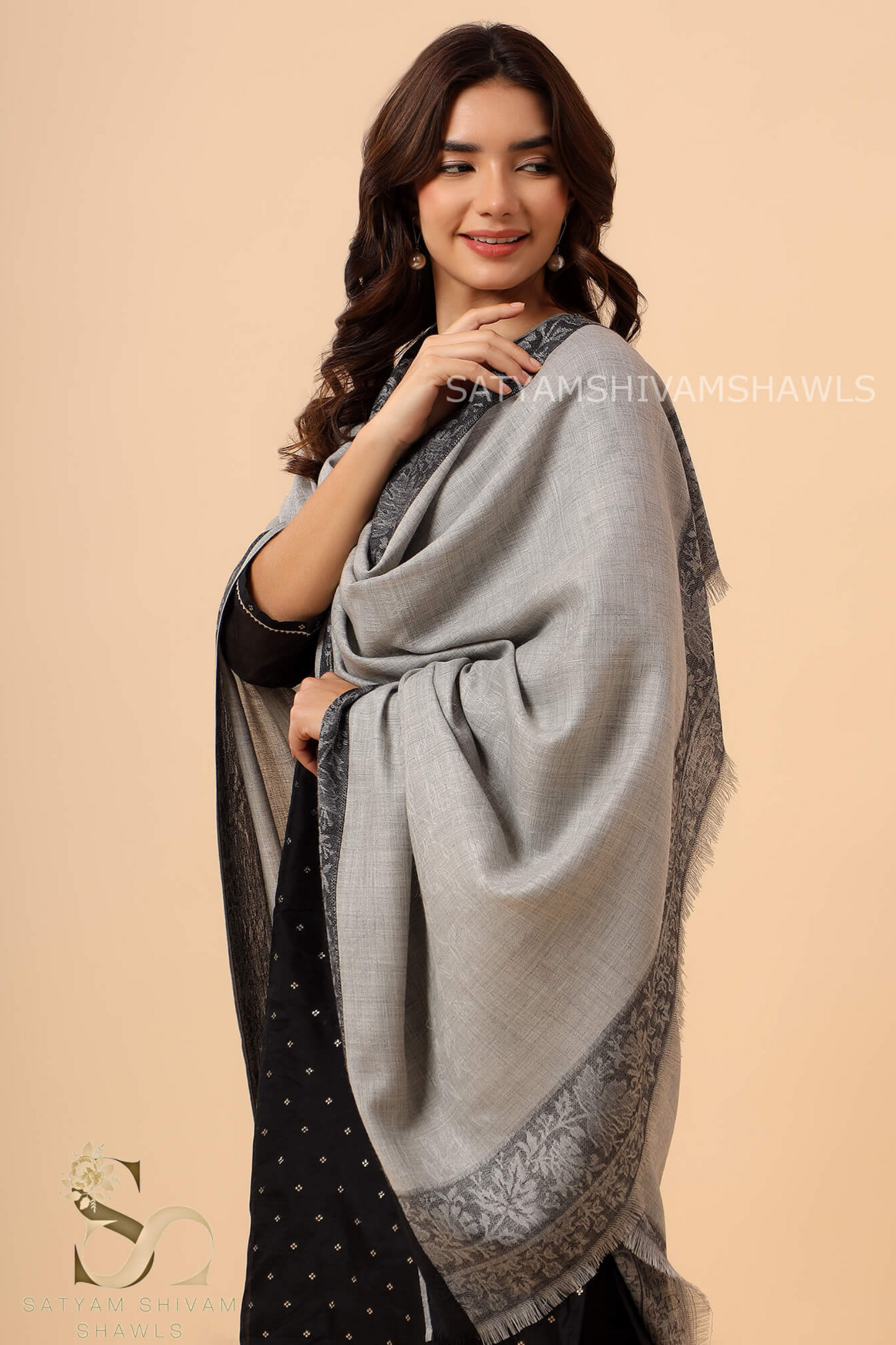 PURE WOOL REVERSIBLE SELF BORDER DESIGN SHAWL ,GREY