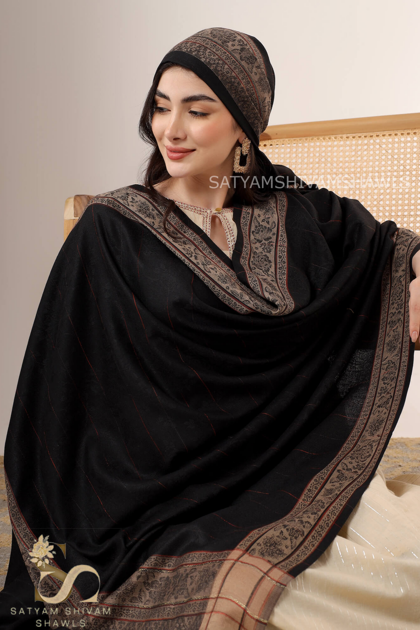 PURE WOOL REVERSIBLE BORDER WITH STRIPS DESIGN SHAWL ,BLACK