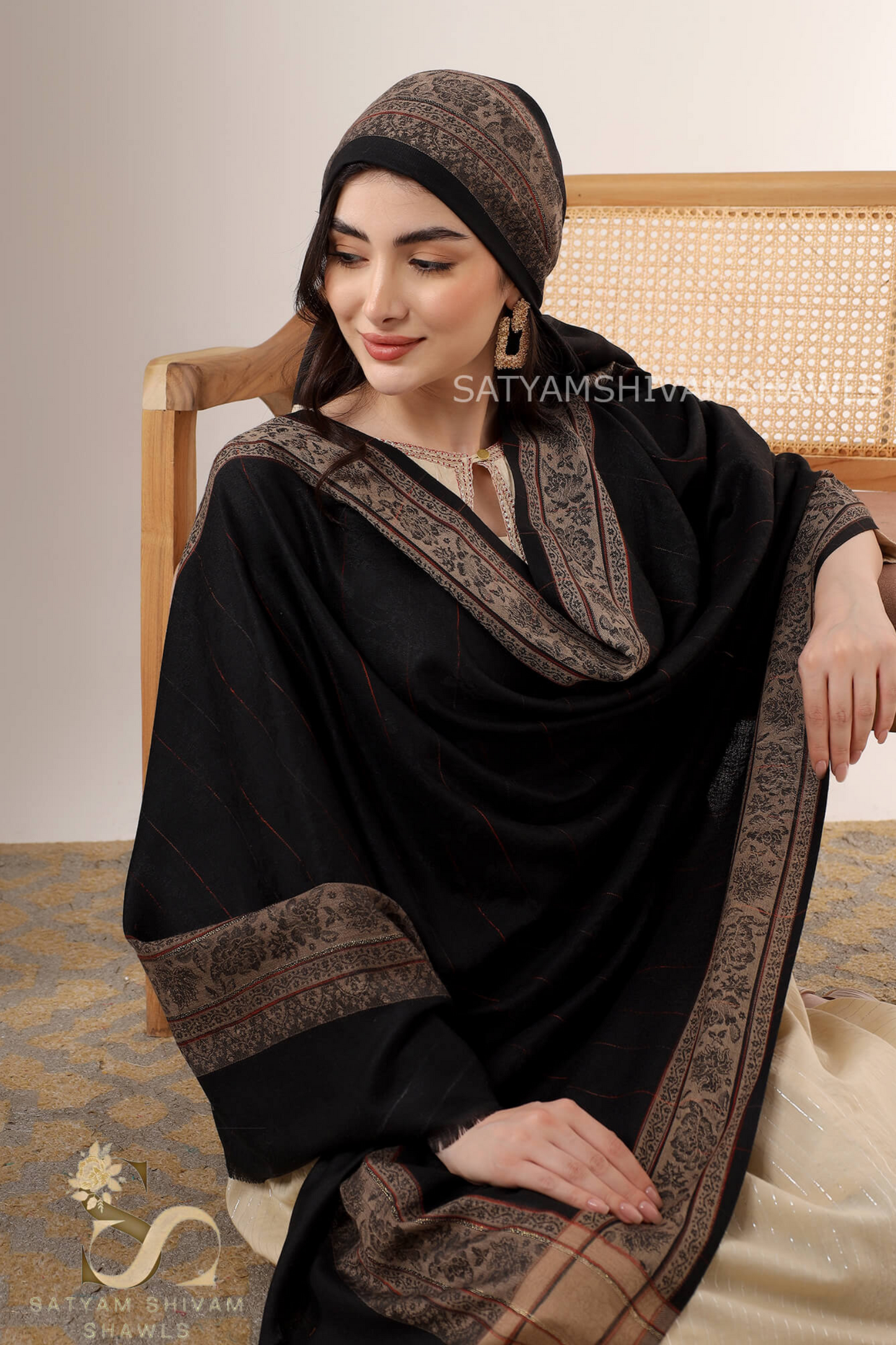 PURE WOOL REVERSIBLE BORDER WITH STRIPS DESIGN SHAWL ,BLACK