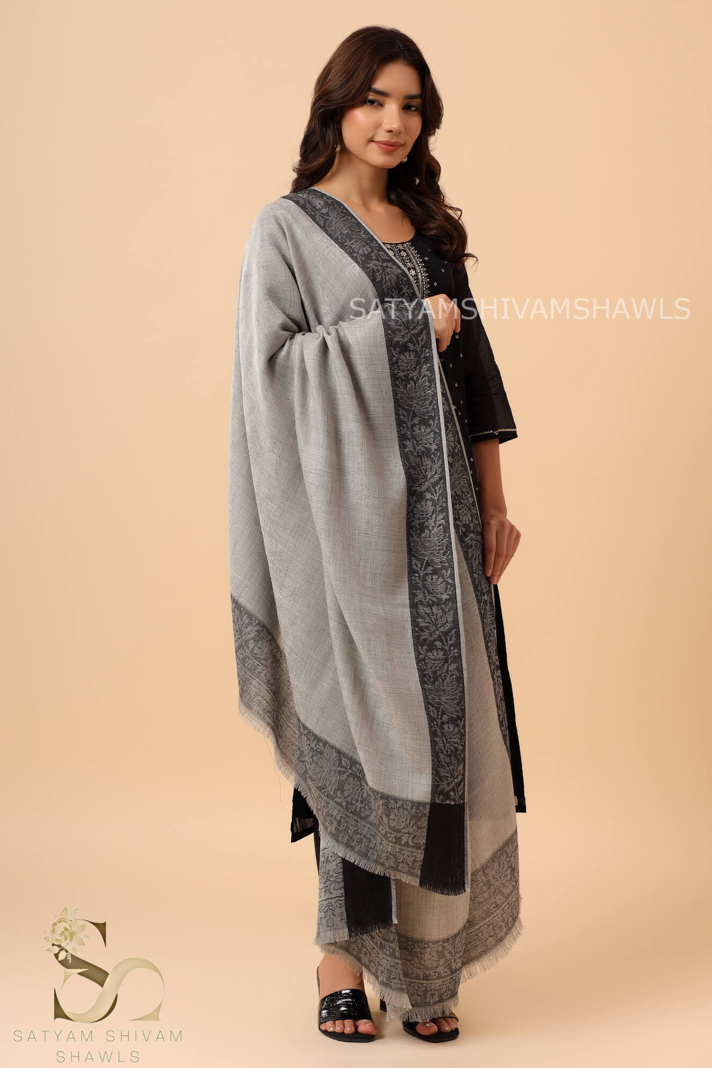 PURE WOOL REVERSIBLE SELF BORDER DESIGN SHAWL ,GREY