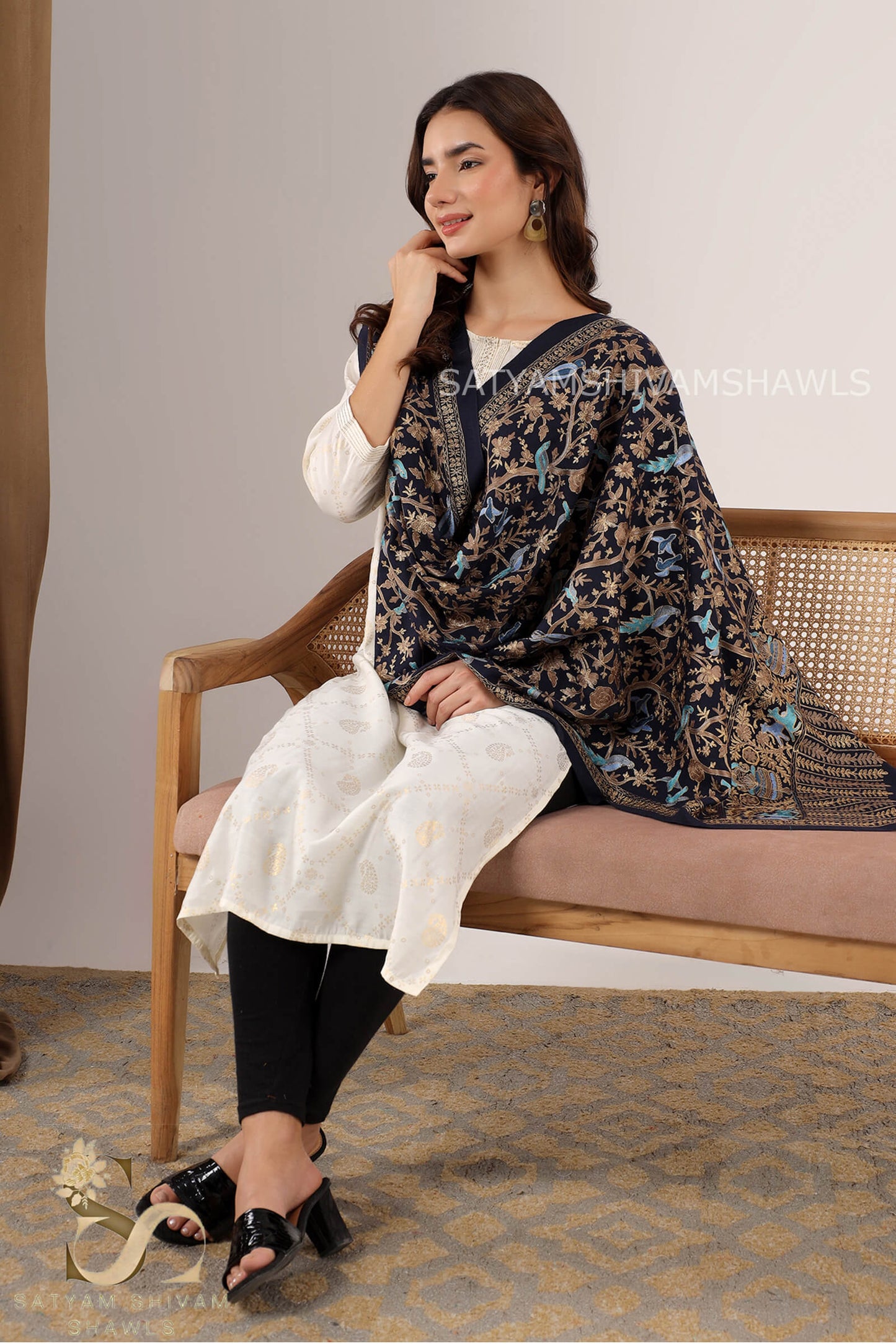 BIRDS OF HEAVEN ARABIC DESIGN NALKI ZARI EMBROIDERY STOLE ,NAVY BLUE