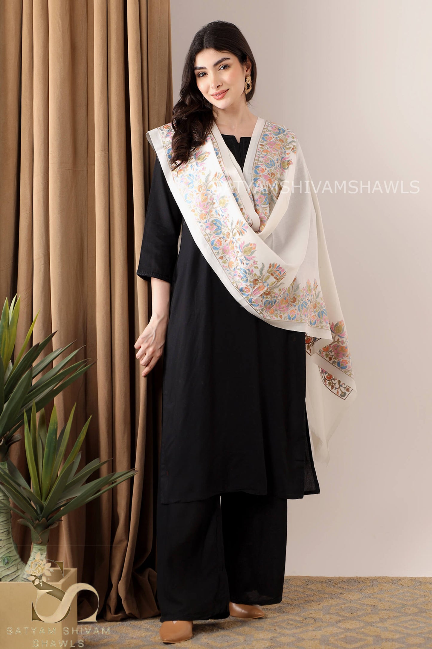 "NAZAKAT-E-NOIR"PASHMINA FINE WOOL BORDER NALKI EMBROIDERY WEAVE STOLE,