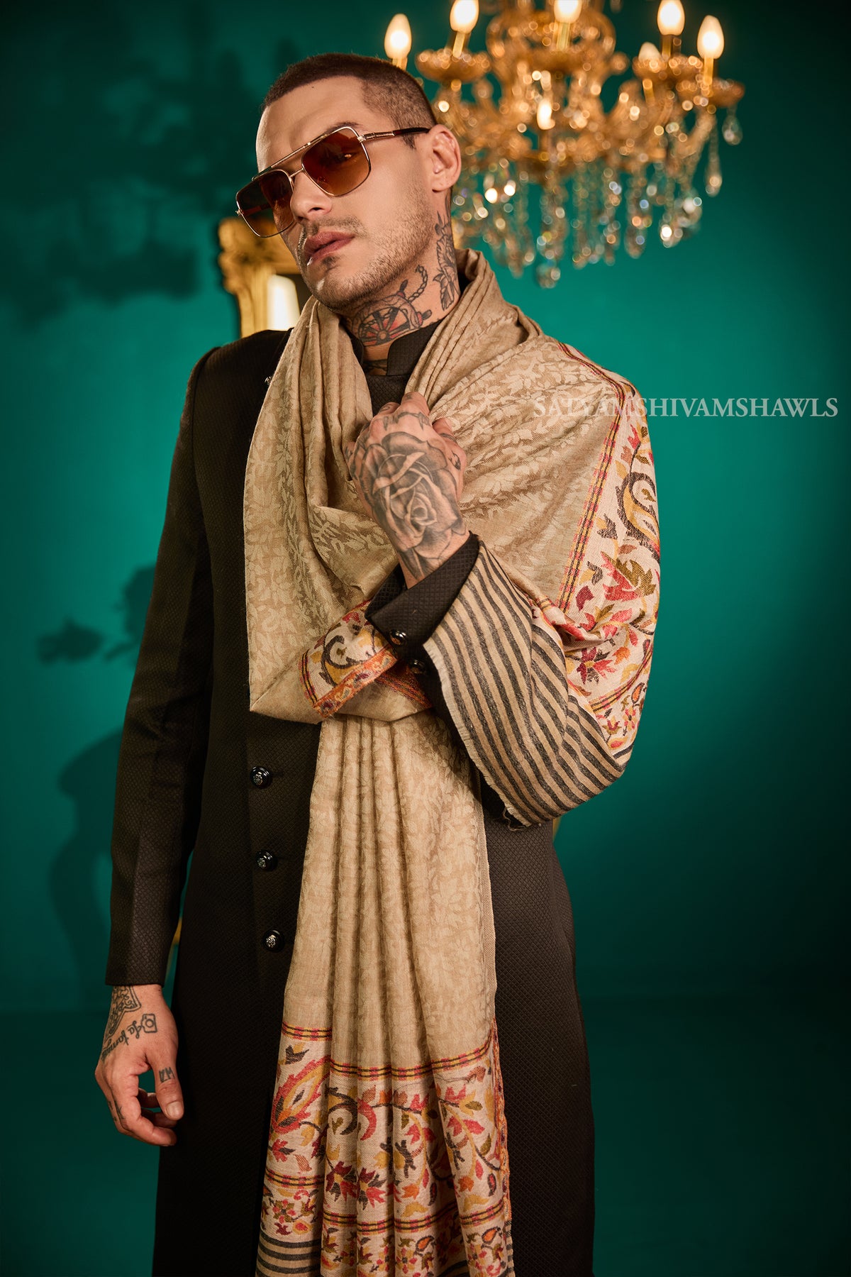 MENS EXTRA FINE WOOL SHAWL, WOVEN PALLA, AZTEC DESIGN,WARM AND LIGHT WEIGHT