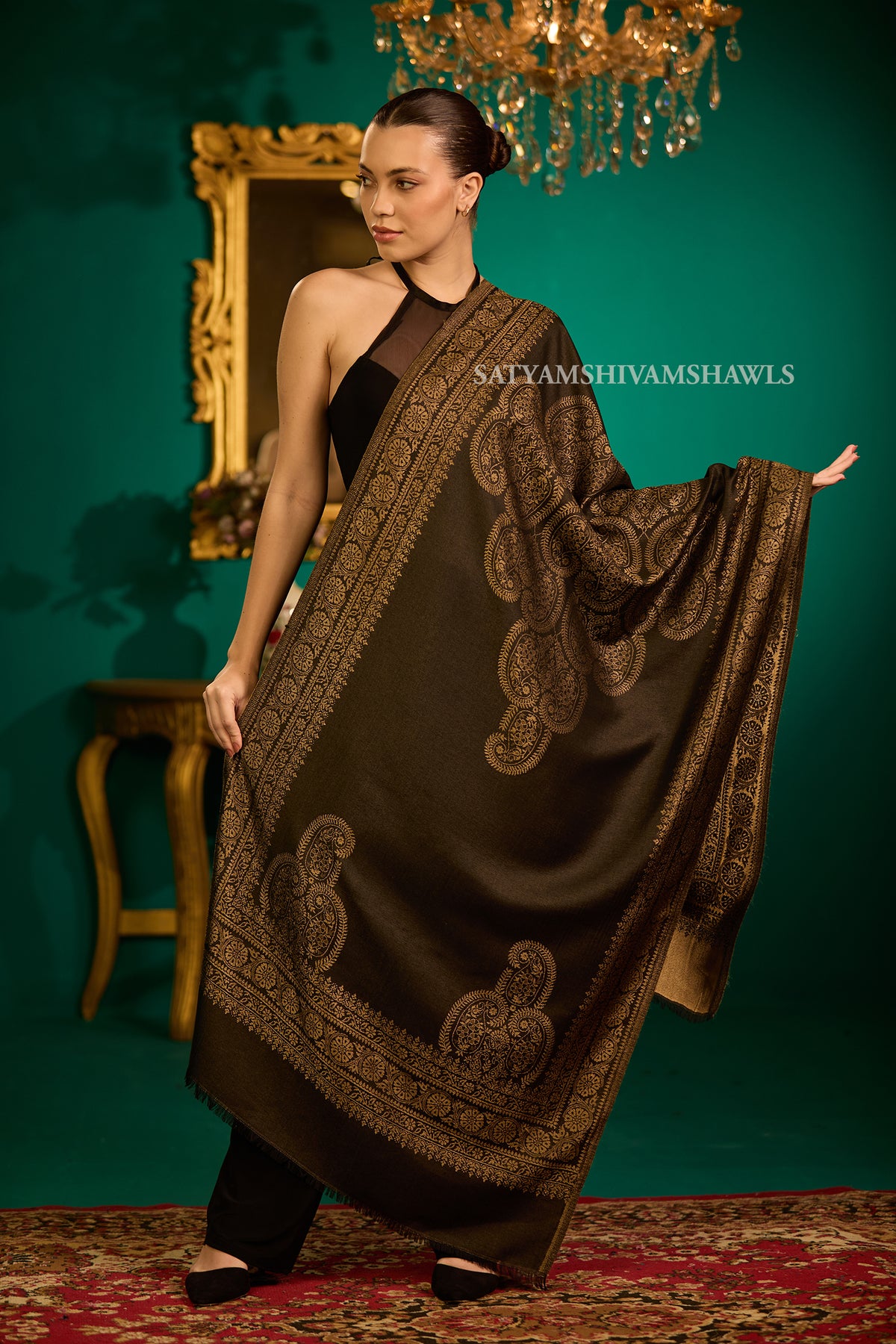 Paisley moonlight border  reversible stole