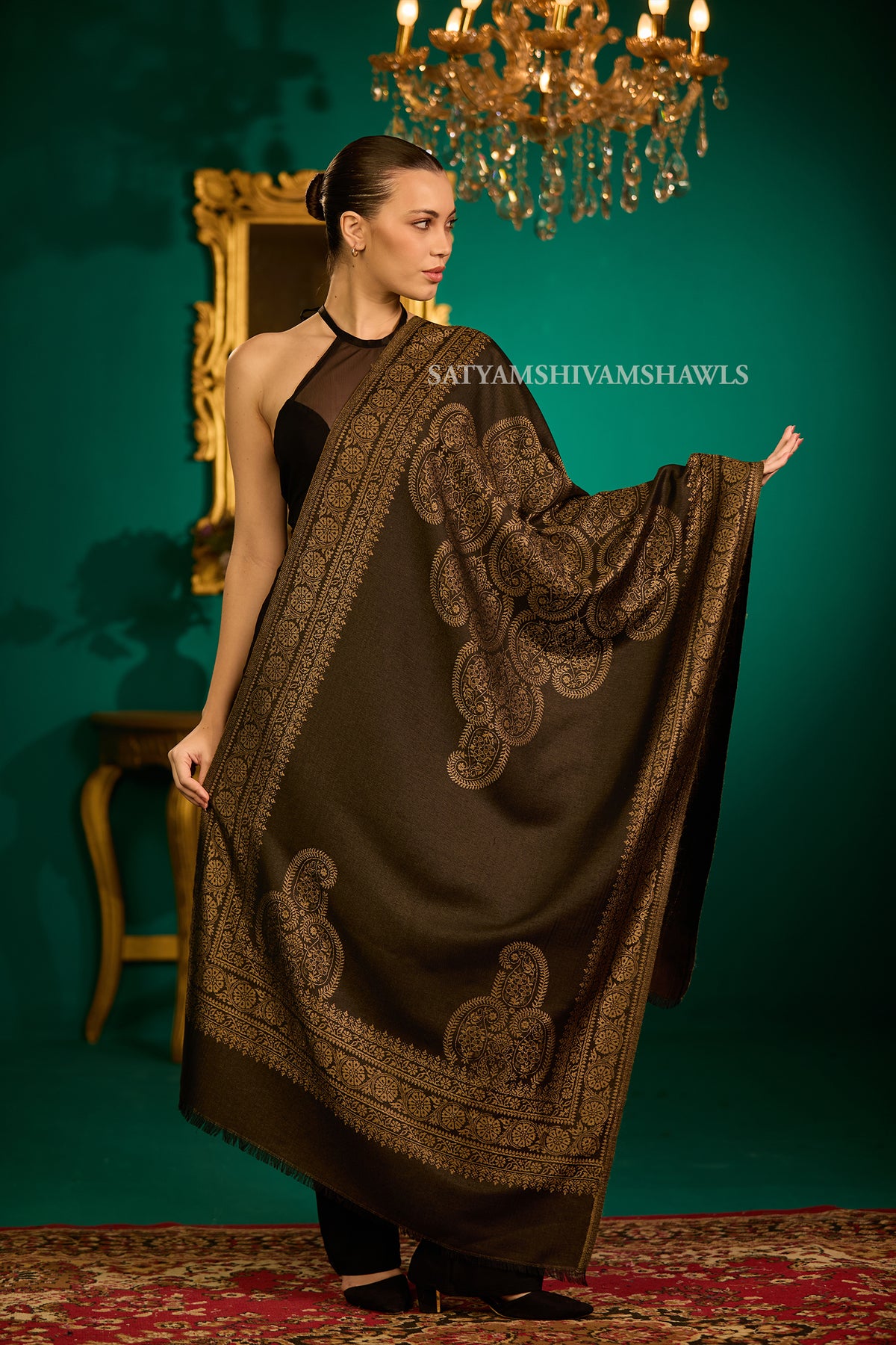 Paisley moonlight border  reversible stole