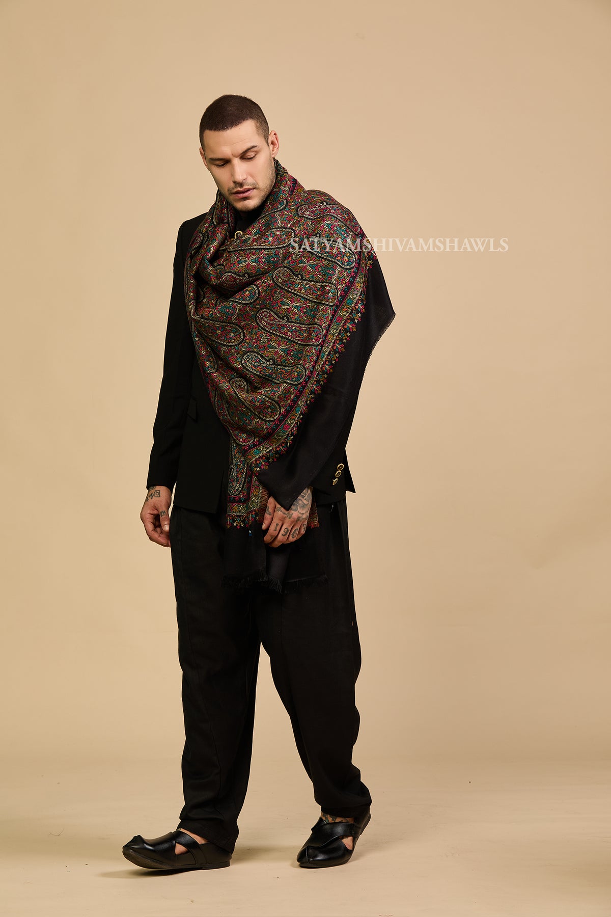 Black paisley and kashimiri kani Men shawl