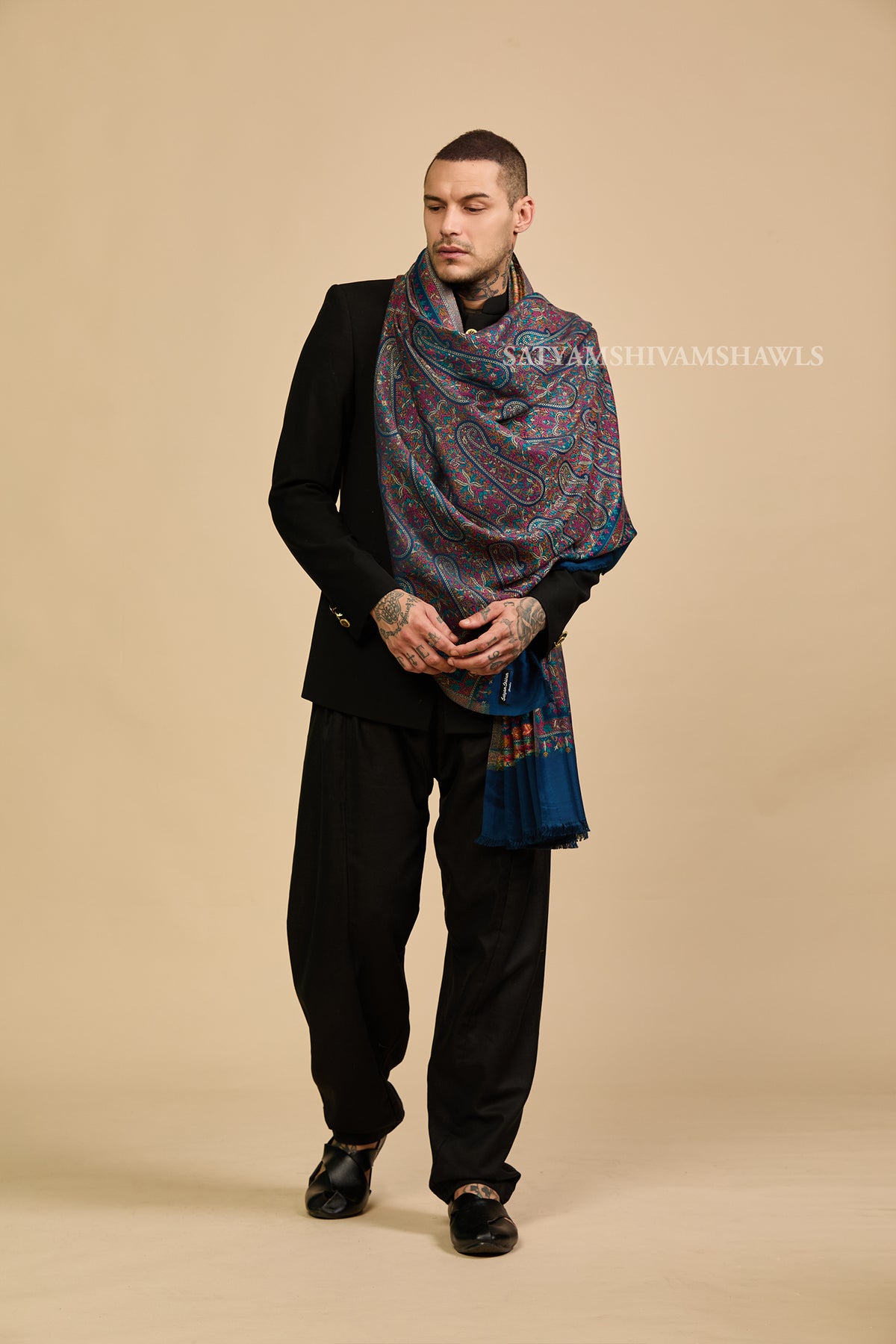 Black paisley and kashimiri kani Men shawl