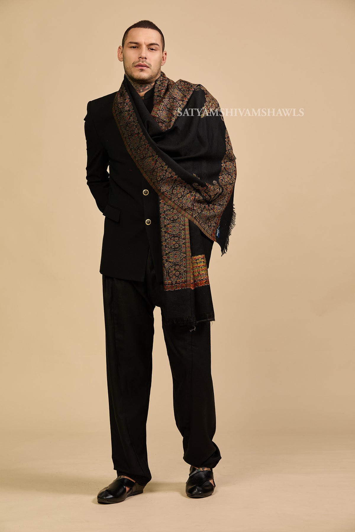 The heritage Border kunj pure wool border bloom kani weaved stole