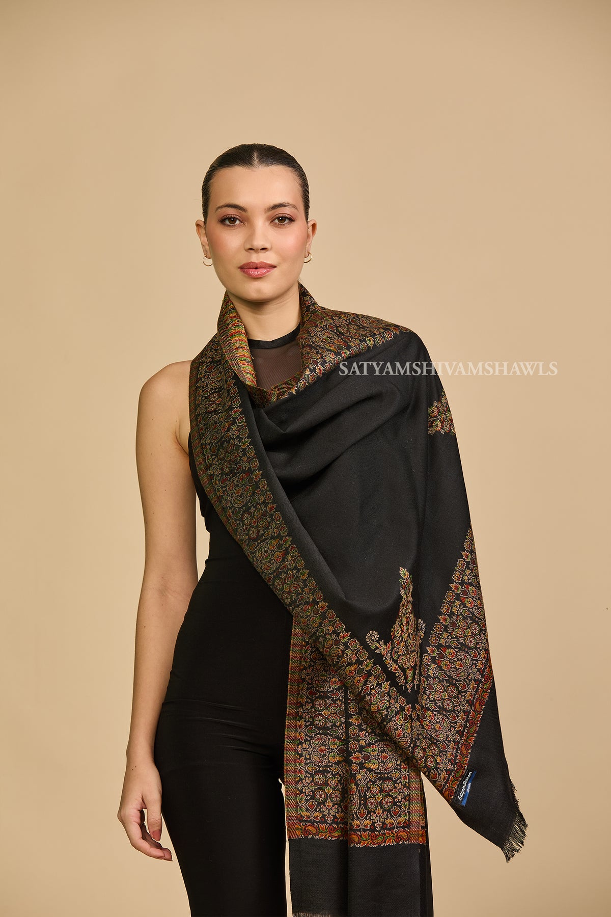 The heritage kunj pure wool border bloom kani weaved stole