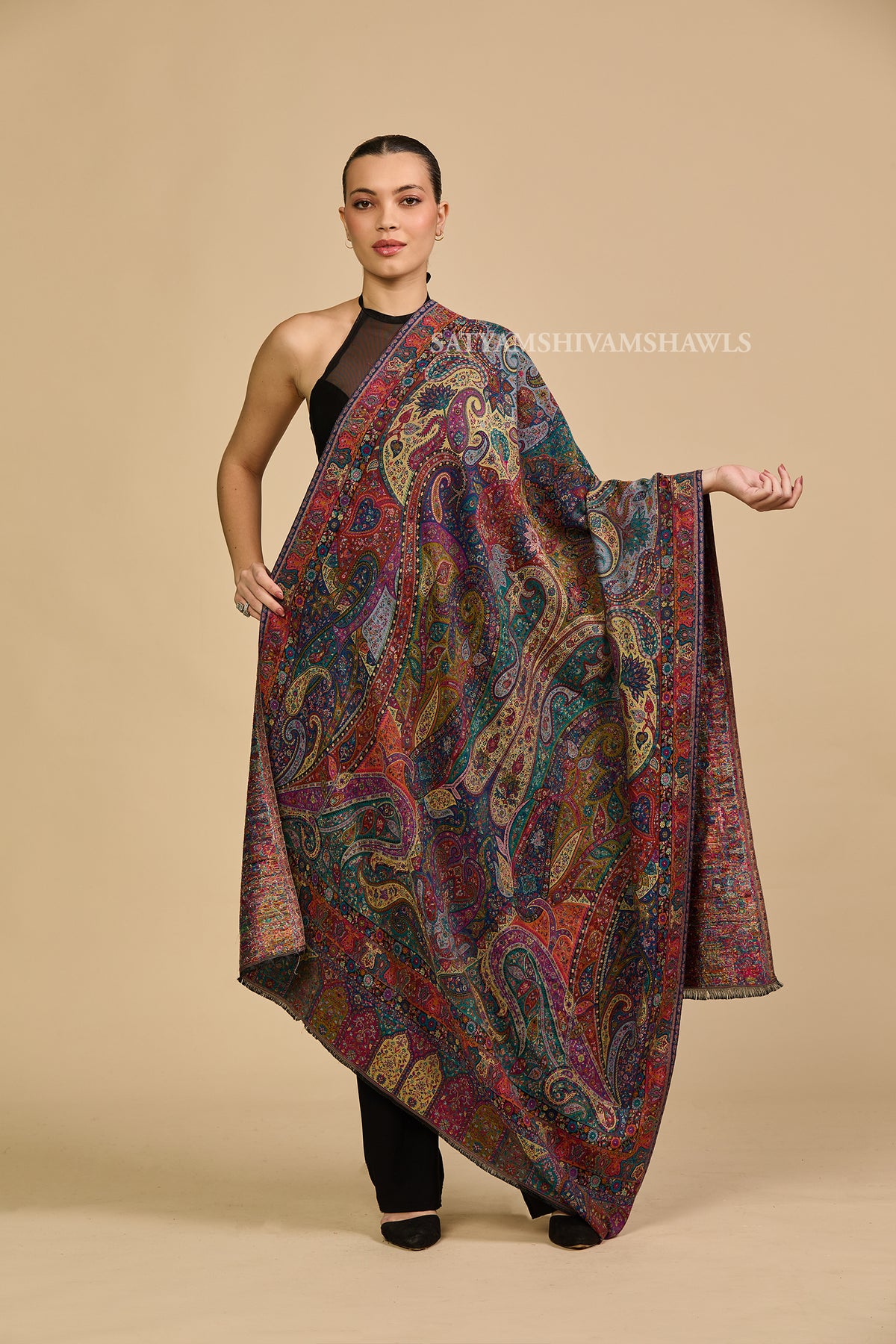 Royal haritage paisley design women shawl