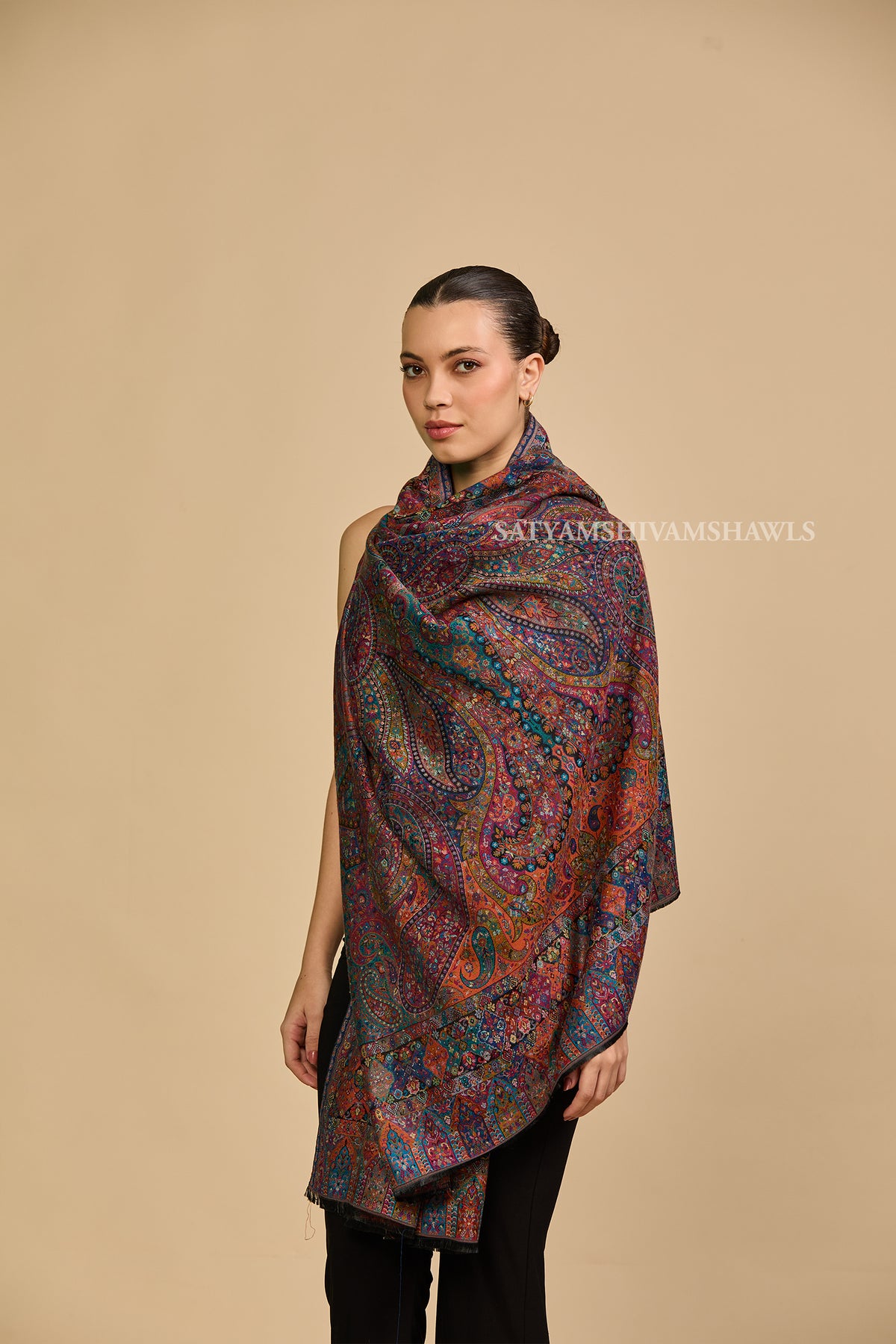 Royal haritage paisley design women shawl