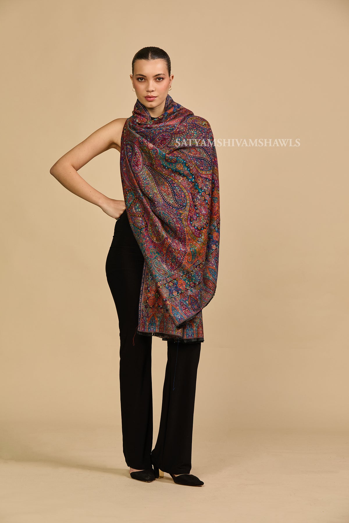 Royal haritage paisley design women shawl