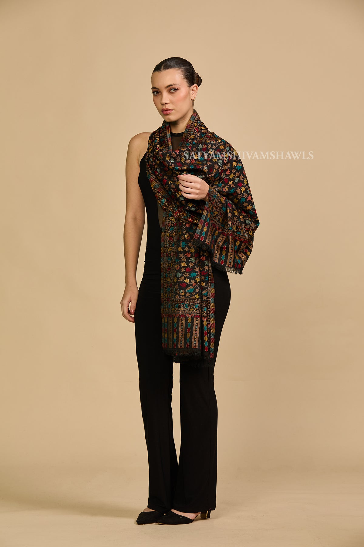 noor-e-kani multi pure wool stole,black