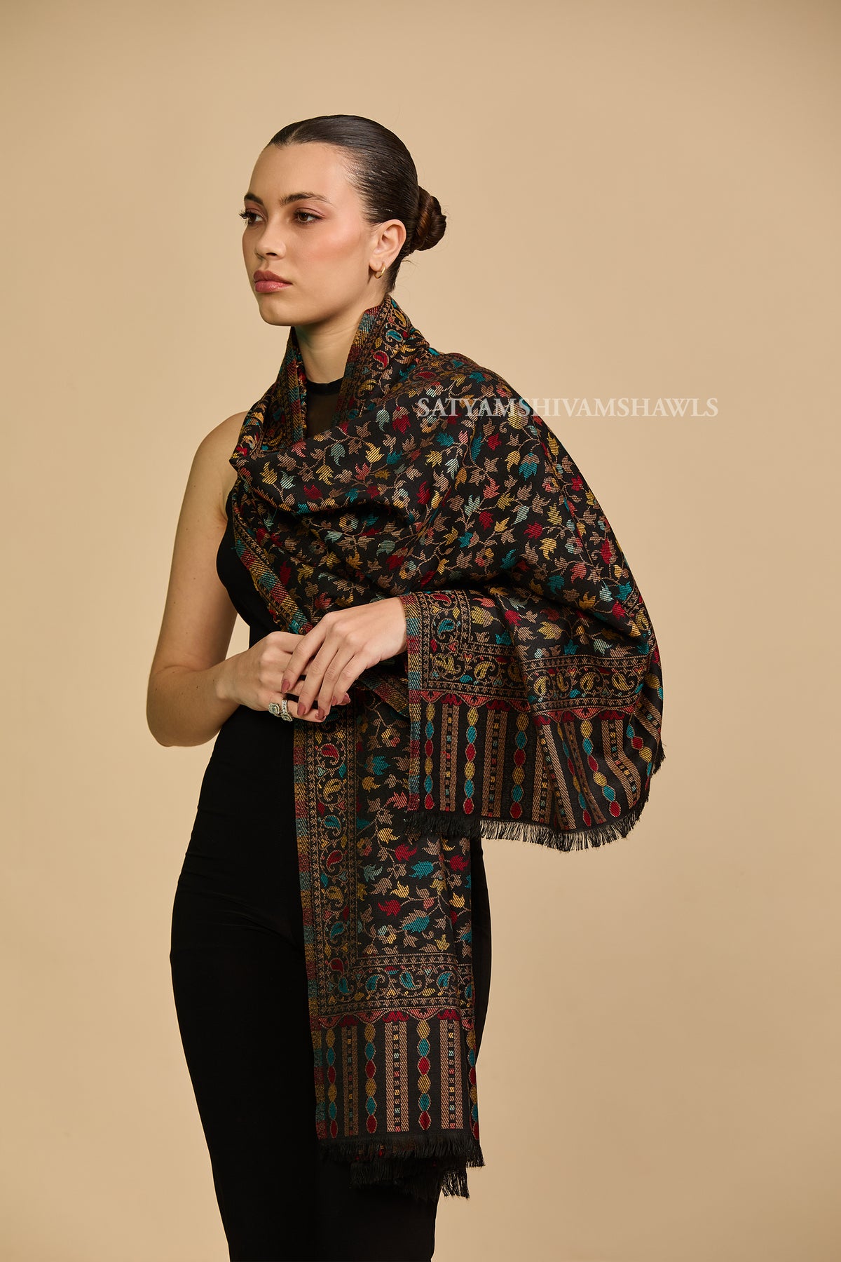 noor-e-kani multi pure wool stole,black