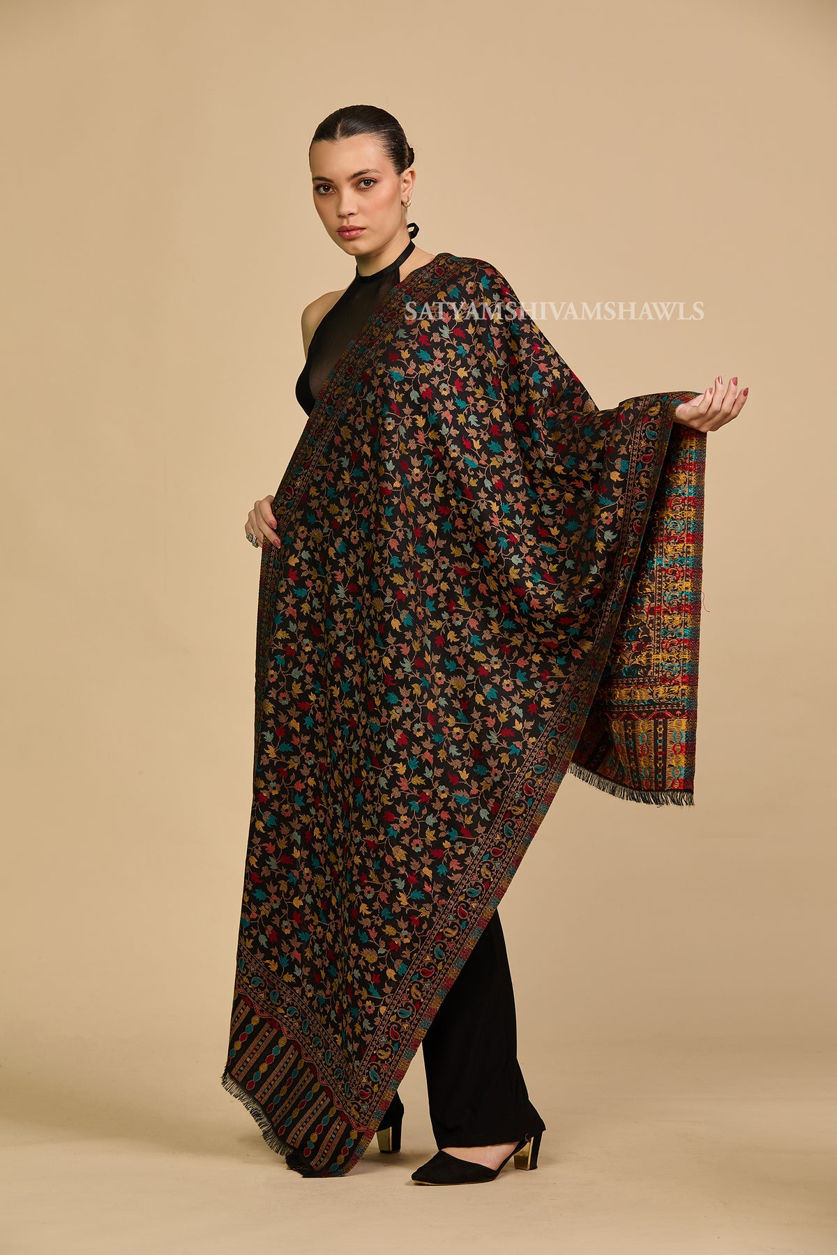 noor-e-kani multi pure wool stole,black