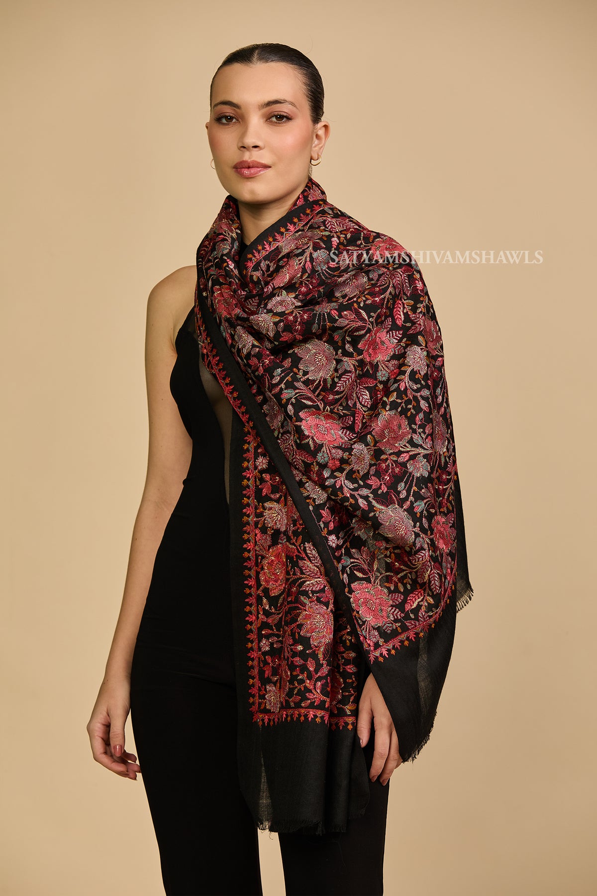 Fine wool Nalki zari embroidery stole
