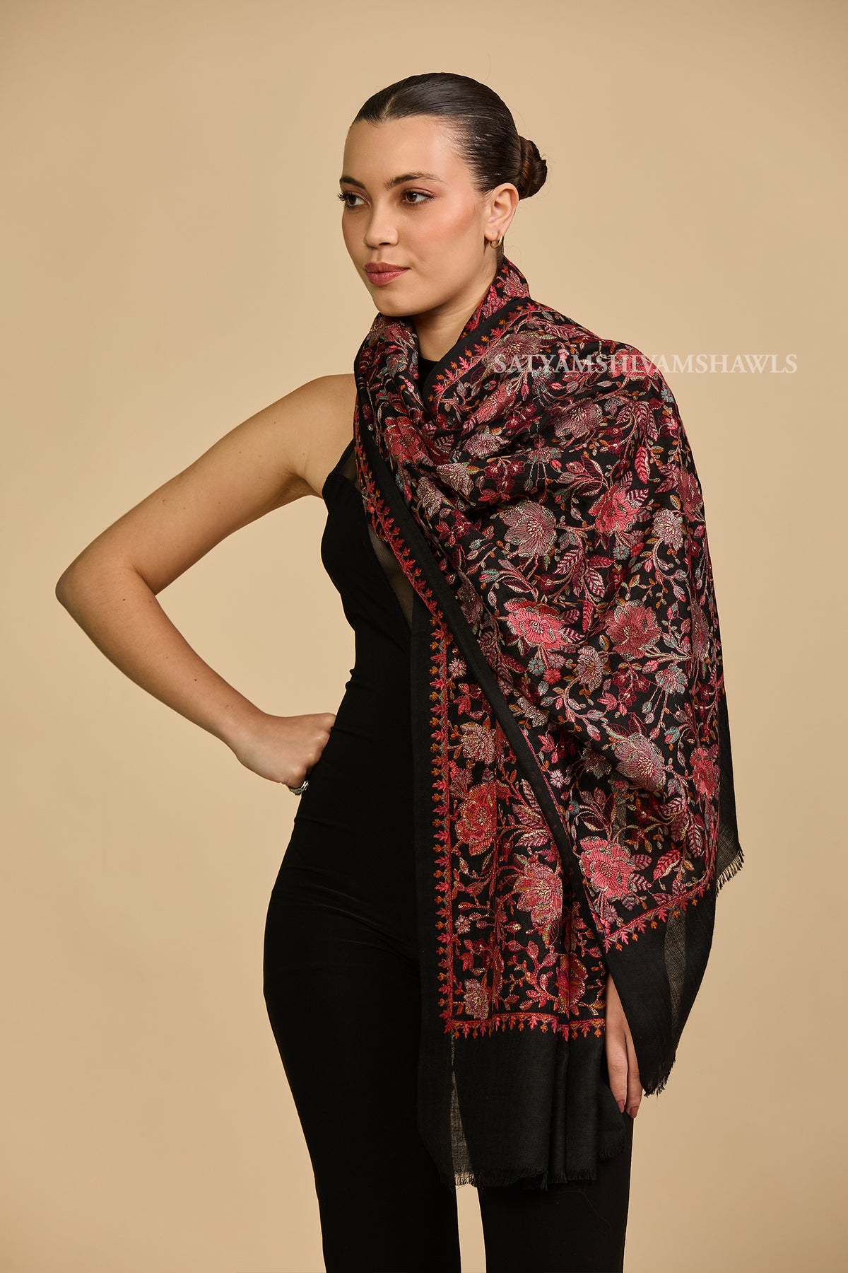 Fine wool Nalki zari embroidery stole