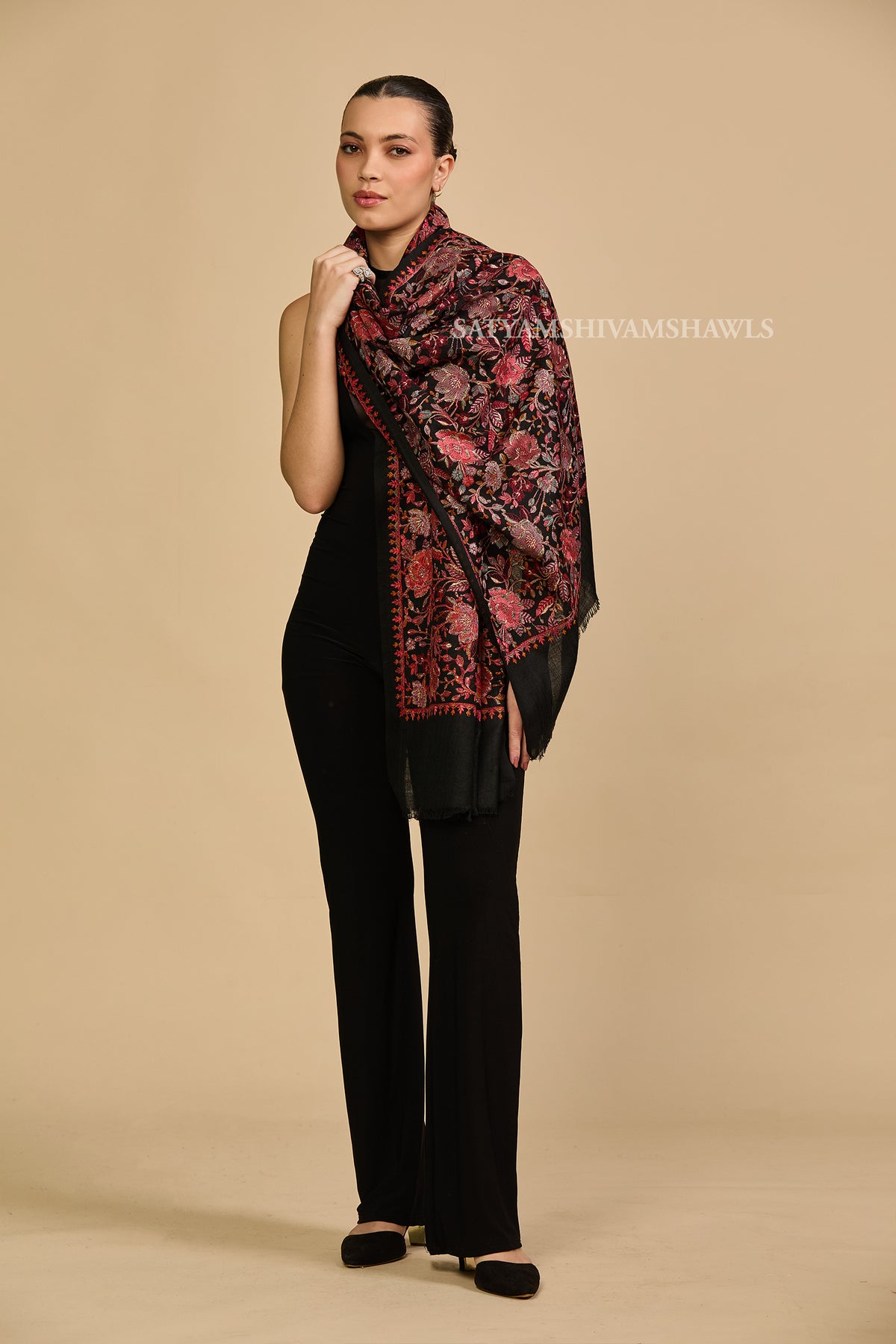 Fine wool Nalki zari embroidery stole
