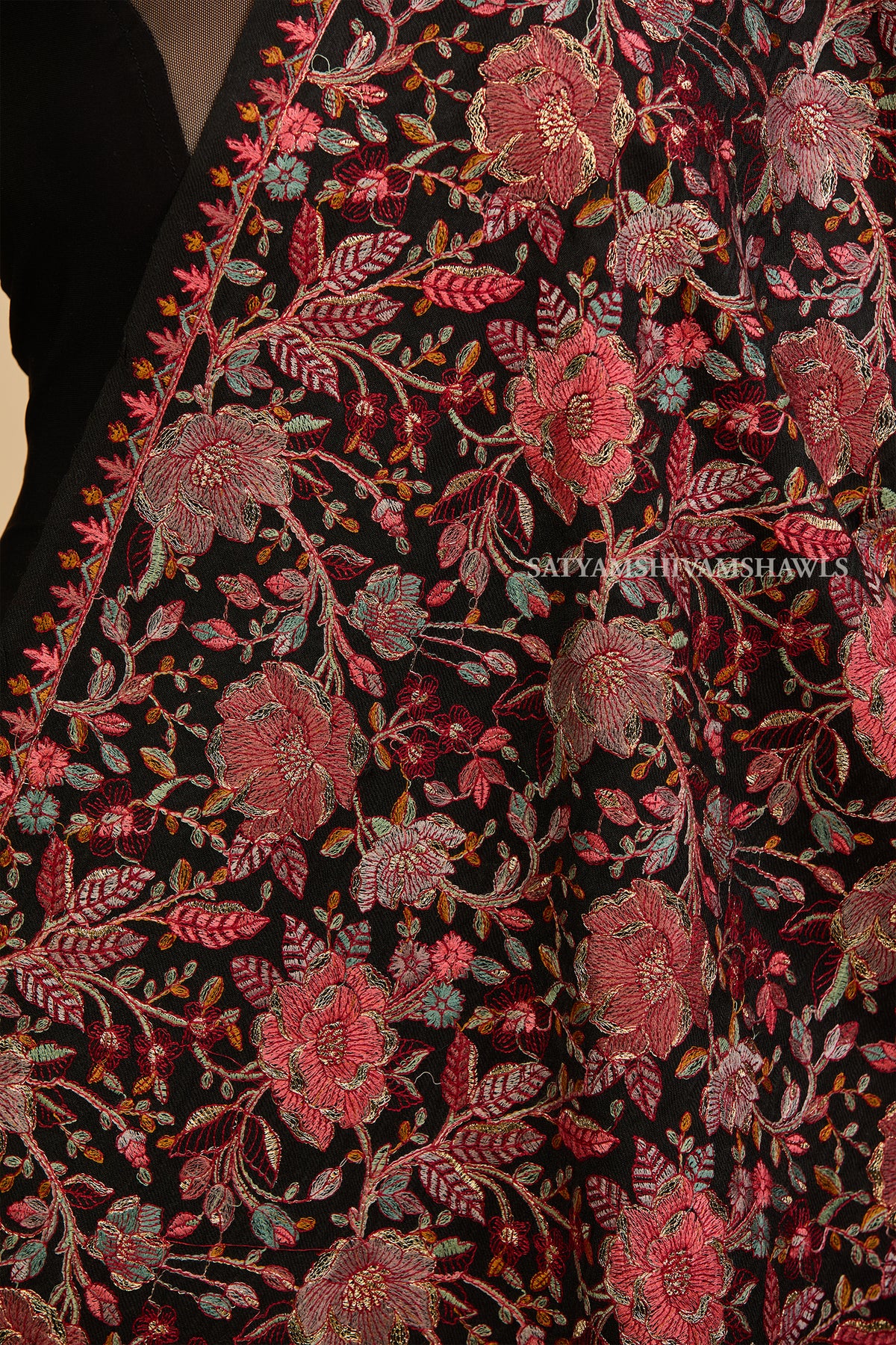 Fine wool Nalki zari embroidery stole
