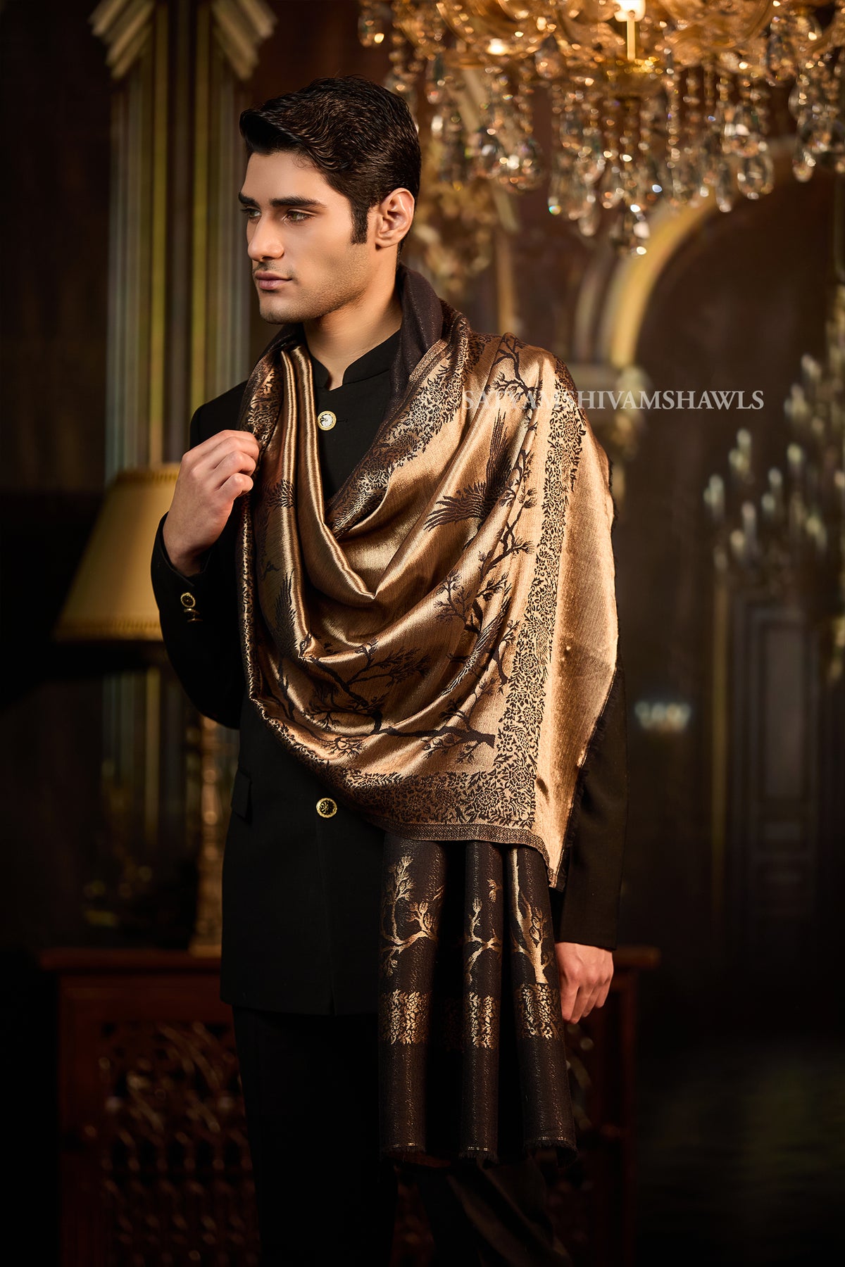 Moonlight Golden Bloom men stole