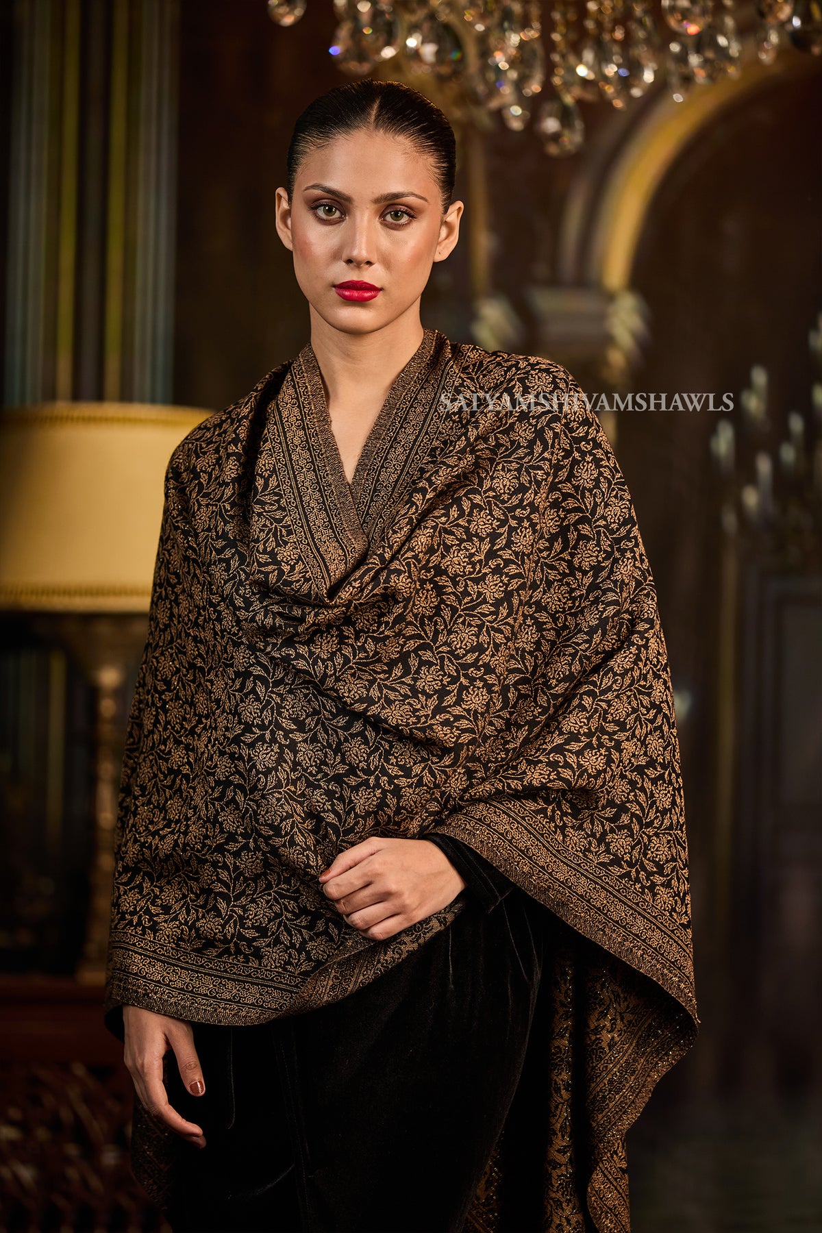 Midnight Gold Zari Weaved Reversible Stole