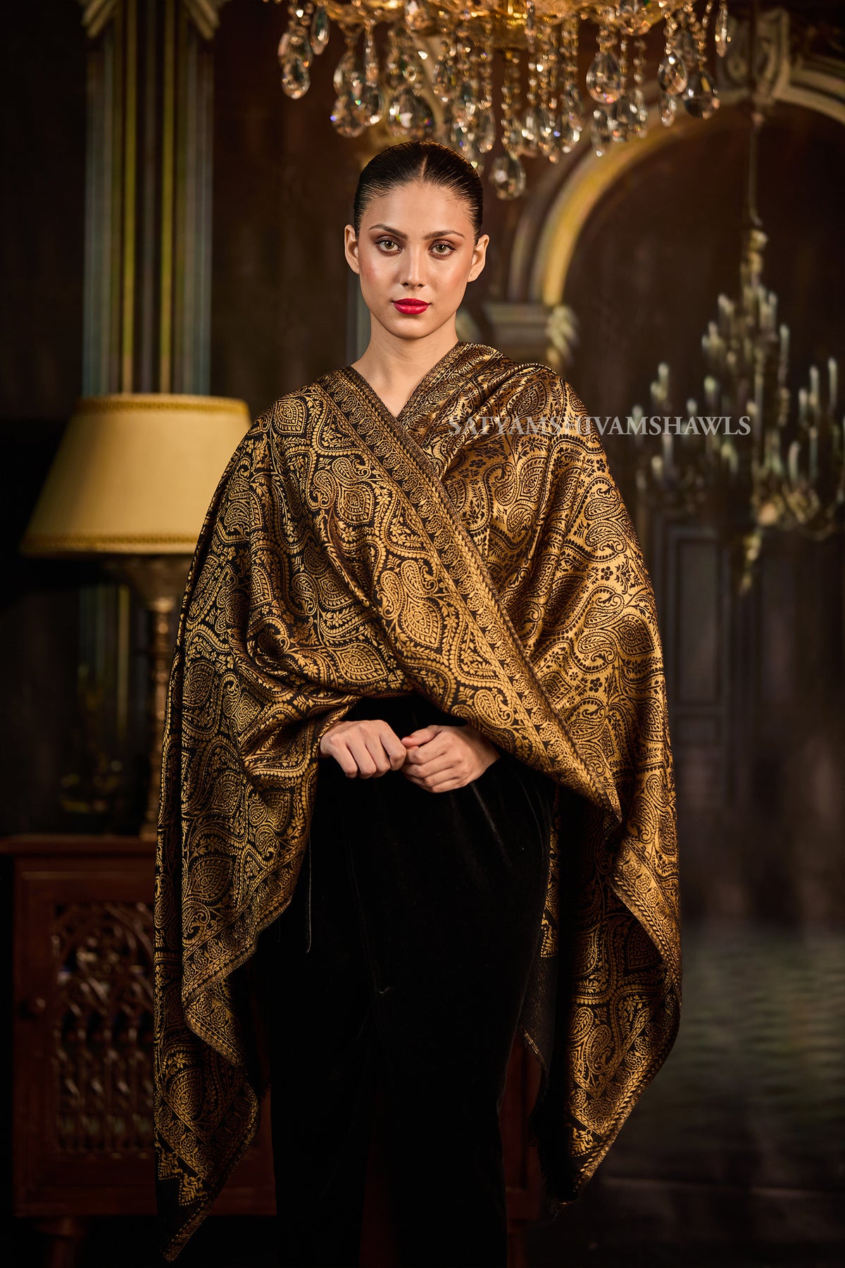 Moonlight Golden Paisley Reversible Stole