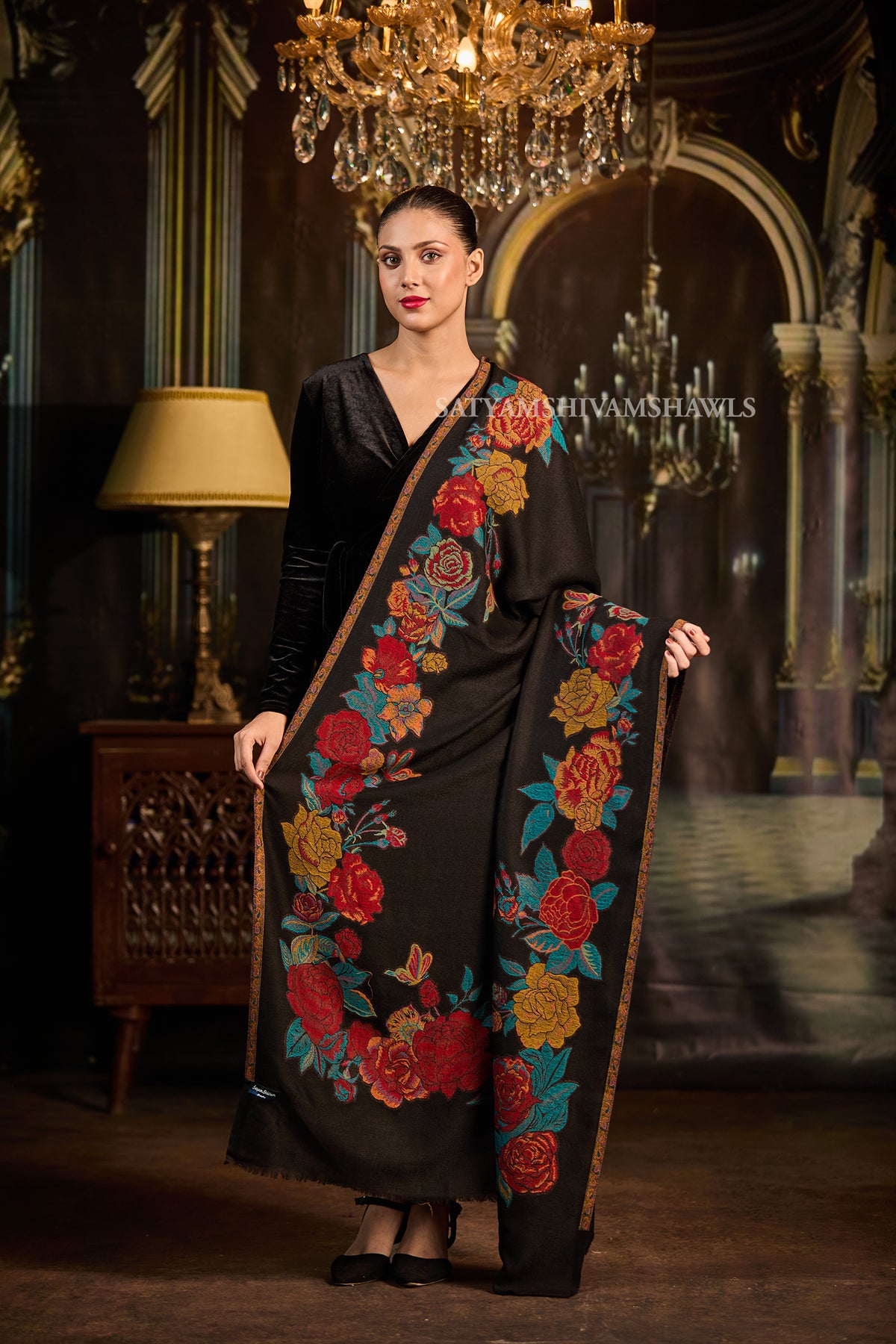 fine wool pashmina kani multi flower border design shawls