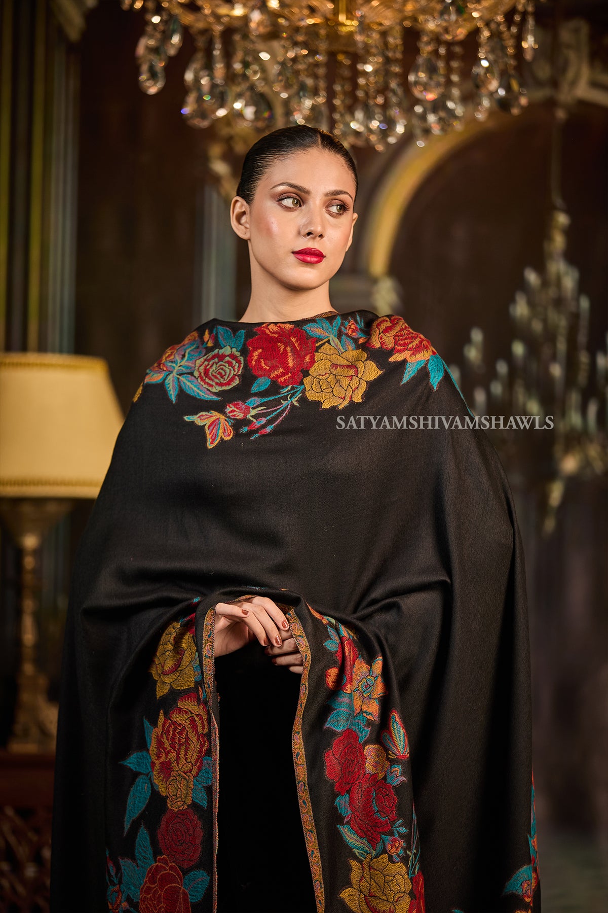 fine wool pashmina kani multi flower border design shawls