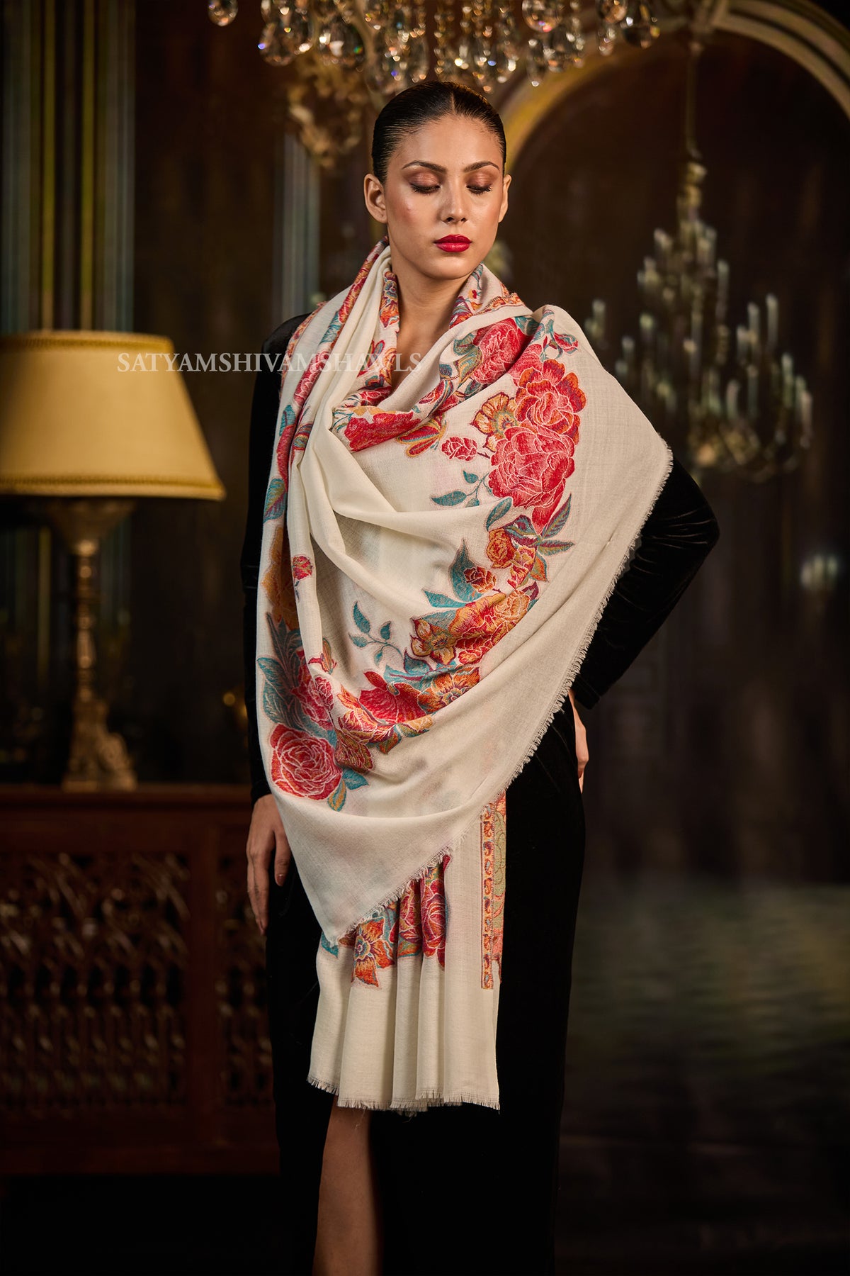 fine wool pashmina kani multi flower border design shawls