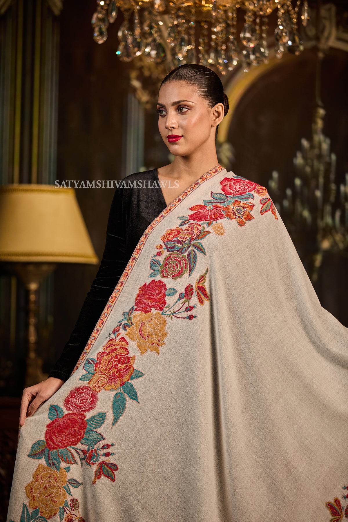 fine wool pashmina kani multi flower border design shawls