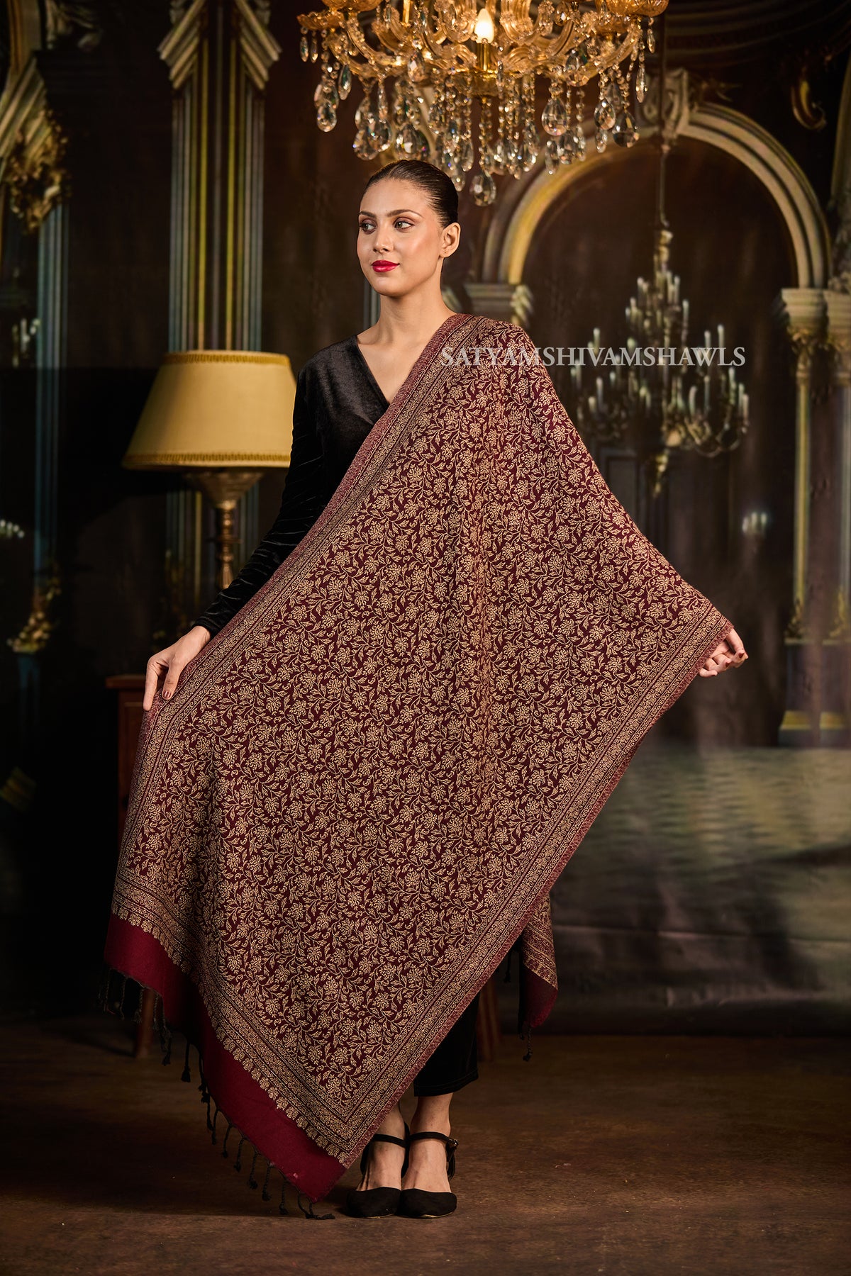 Midnight Gold Zari Weaved Reversible Stole