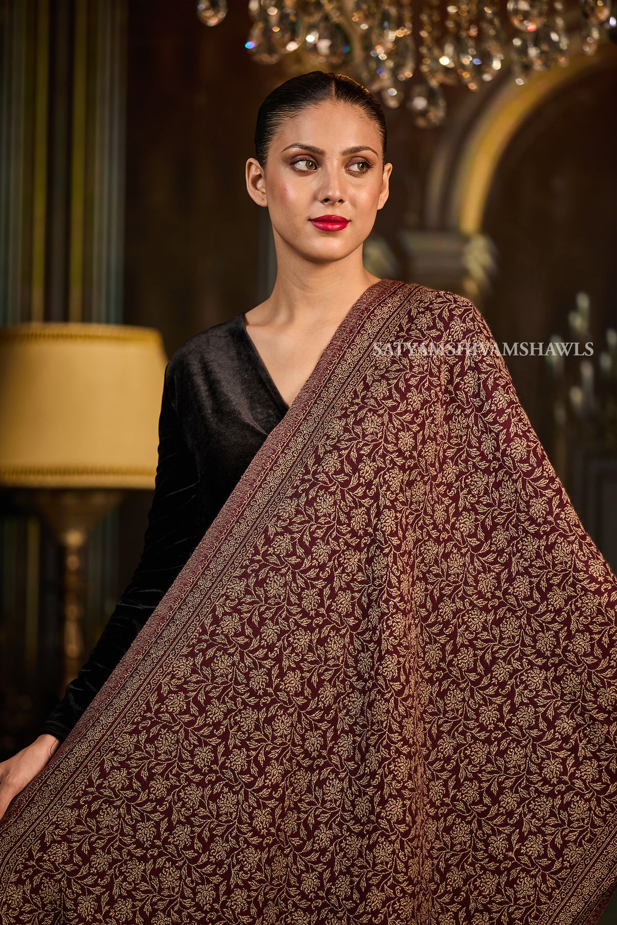 Midnight Gold Zari Weaved Reversible Stole