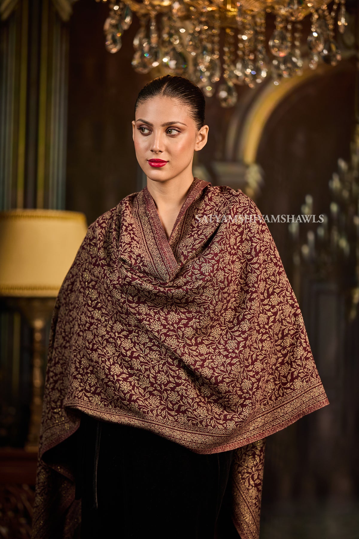 Midnight Gold Zari Weaved Reversible Stole