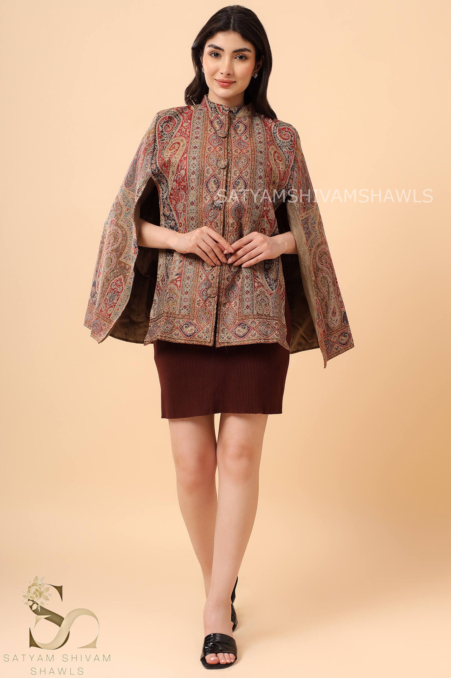 ROYAL PAISLEY KANI CAPE  WITH VINTAGE BEIGE MEHROON COLOUR MATCHING