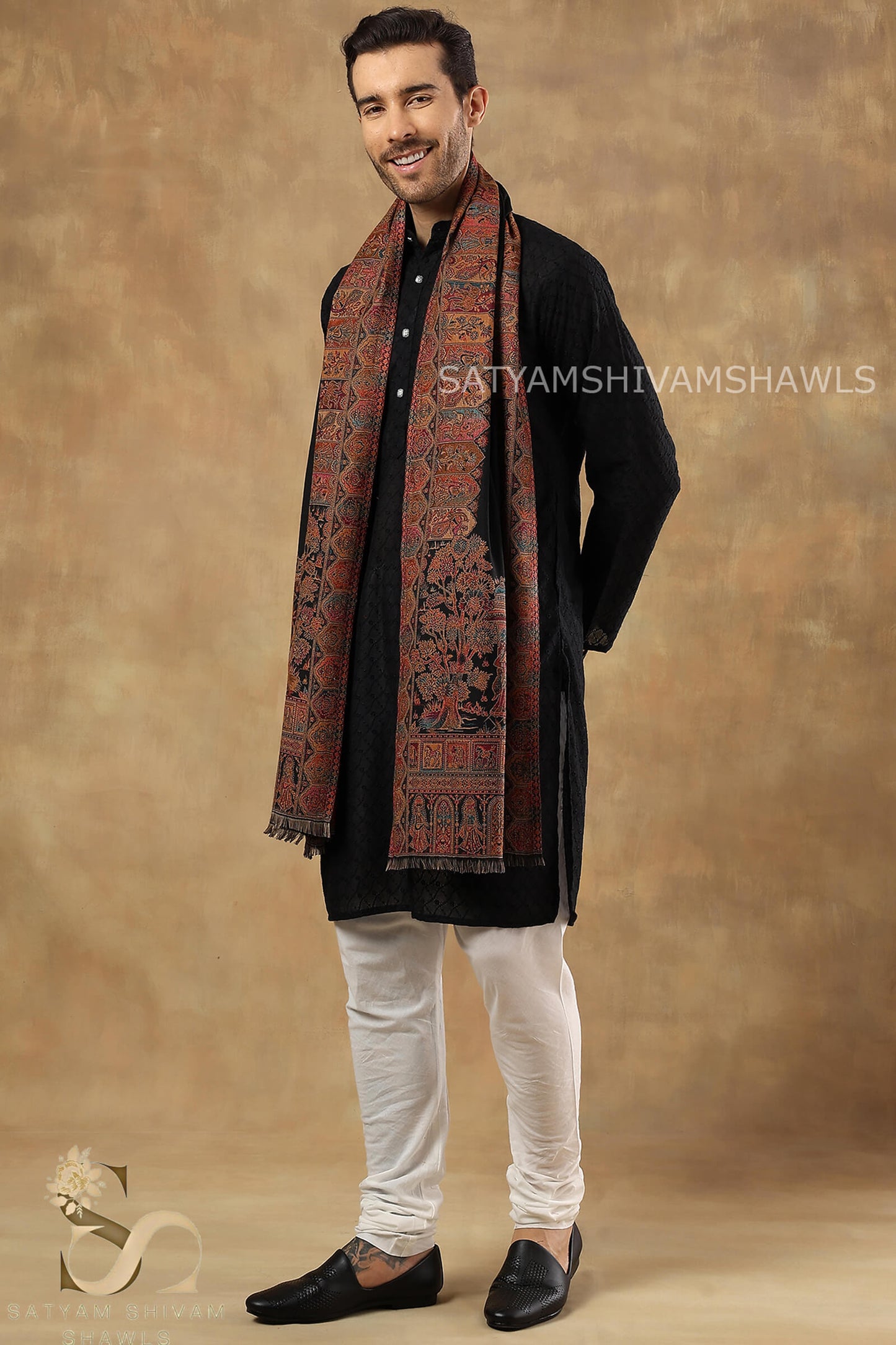 TAJ SAKHIYAAN  KANI BORDER WEAVE SHAWL, SOFT, WARM AND LIGHT WEIGHT, BLACK