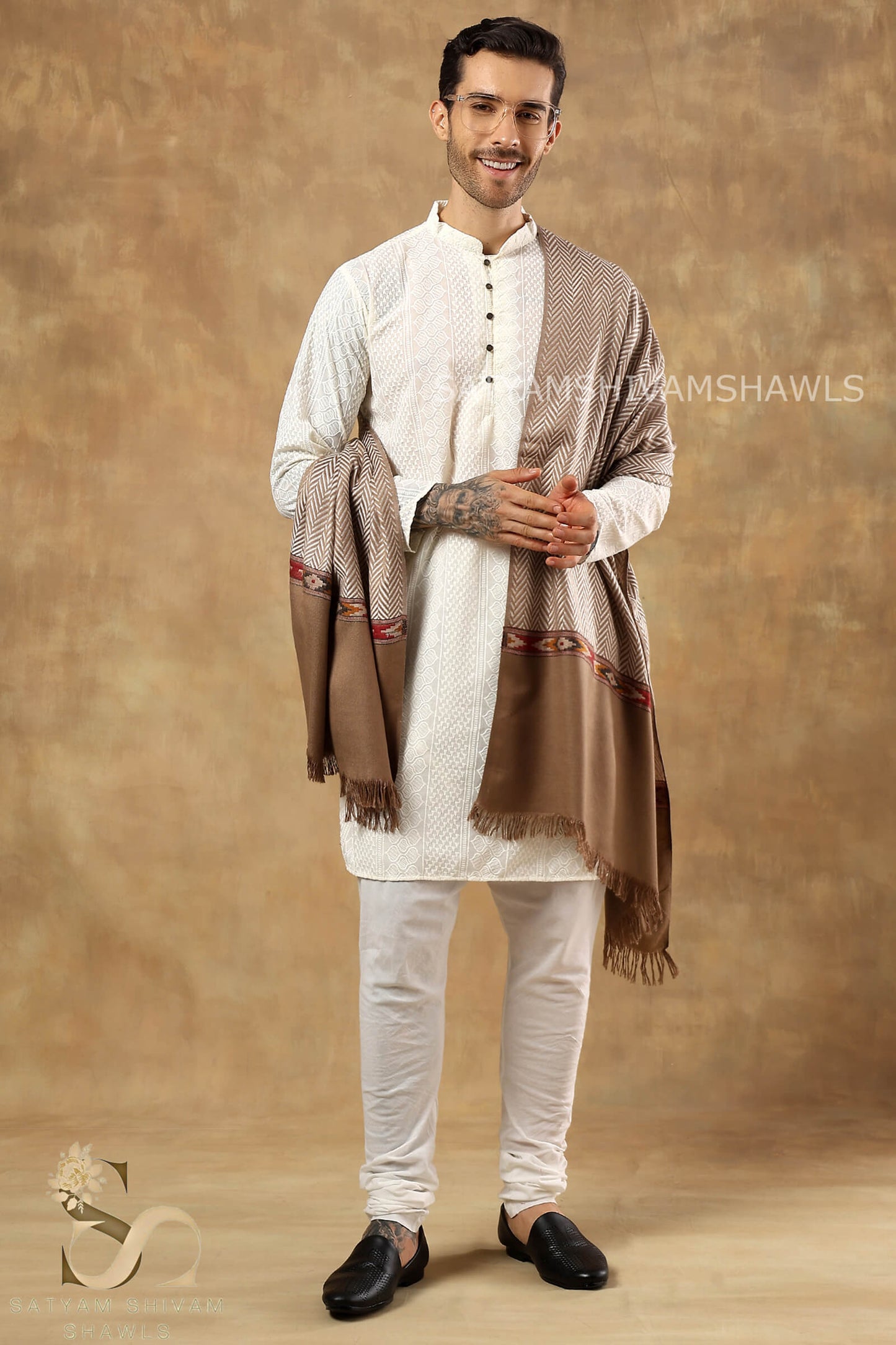 KULLU PALLA WITH SELF ZIG ZAG PATTREN MENS STOLE,CAMEL
