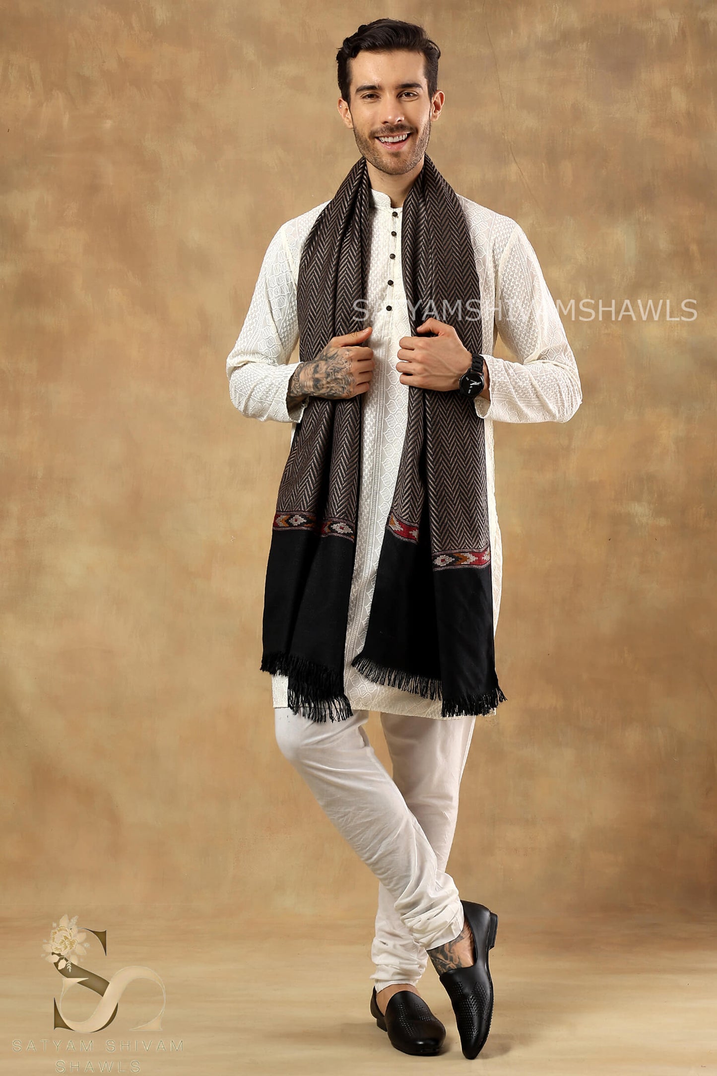 KULLU PALLA WITH SELF ZIG ZAG PATTREN MENS STOLE,BLACK