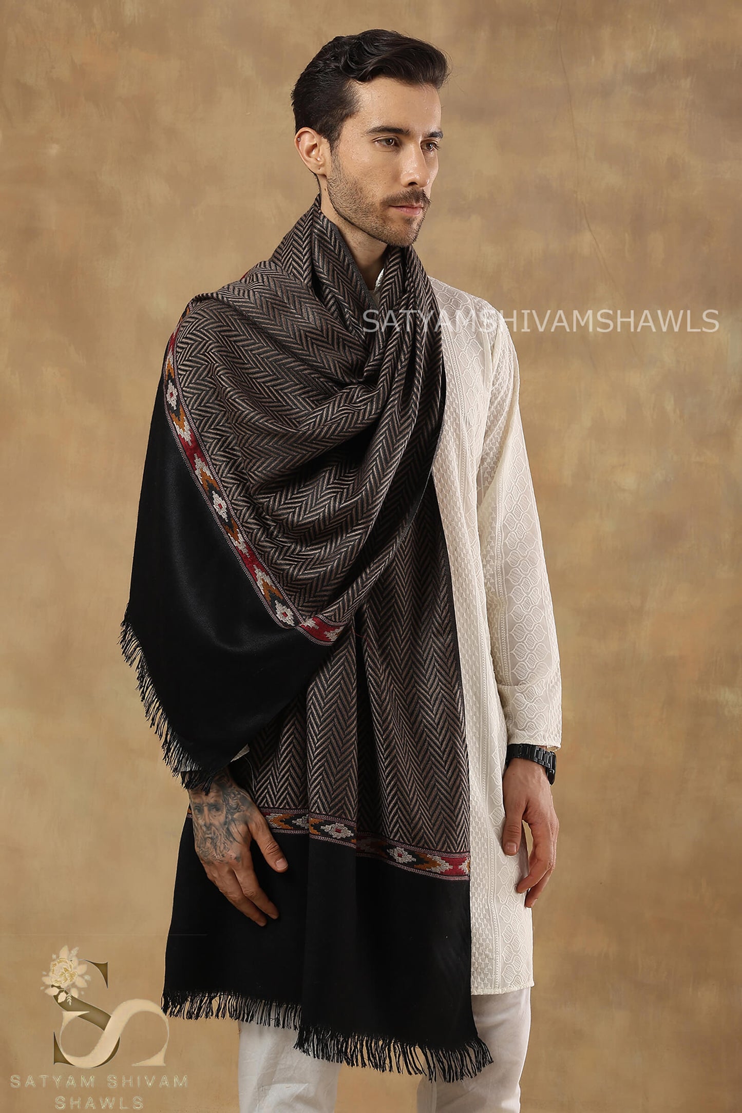 KULLU PALLA WITH SELF ZIG ZAG PATTREN MENS STOLE,BLACK