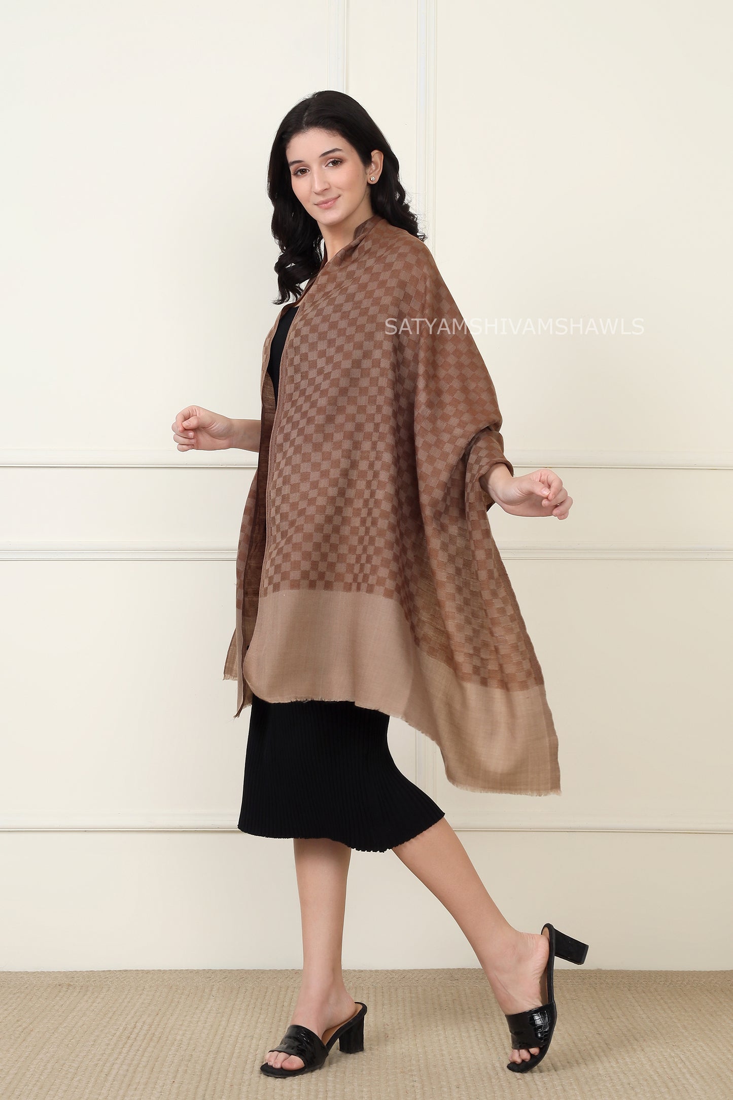Extra fine wool mist check women stole,coffee
