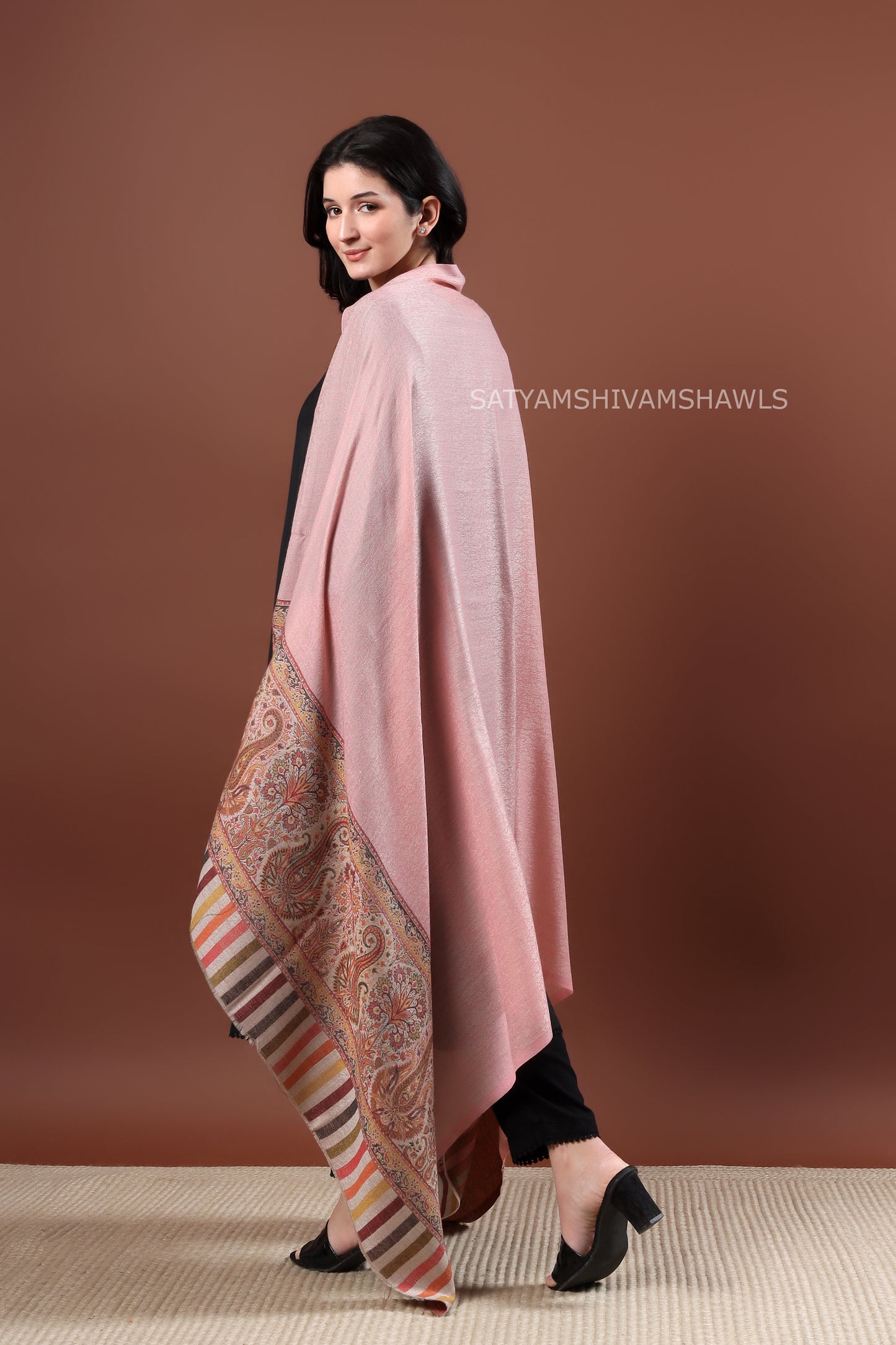 WOMENS EXTRA FINE WOOL SHAWL, WOVEN PALLA, AZTEC DESIGN,WARM AND LIGHT WEIGHT