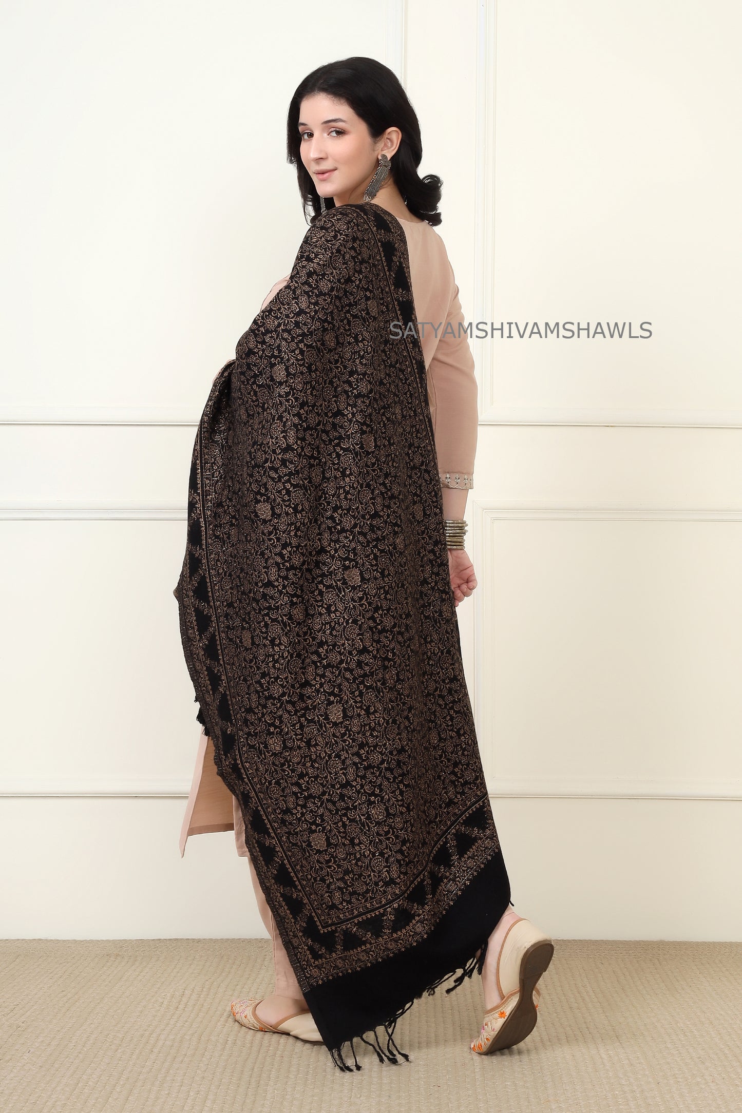 pure wool zari weaved stole,black