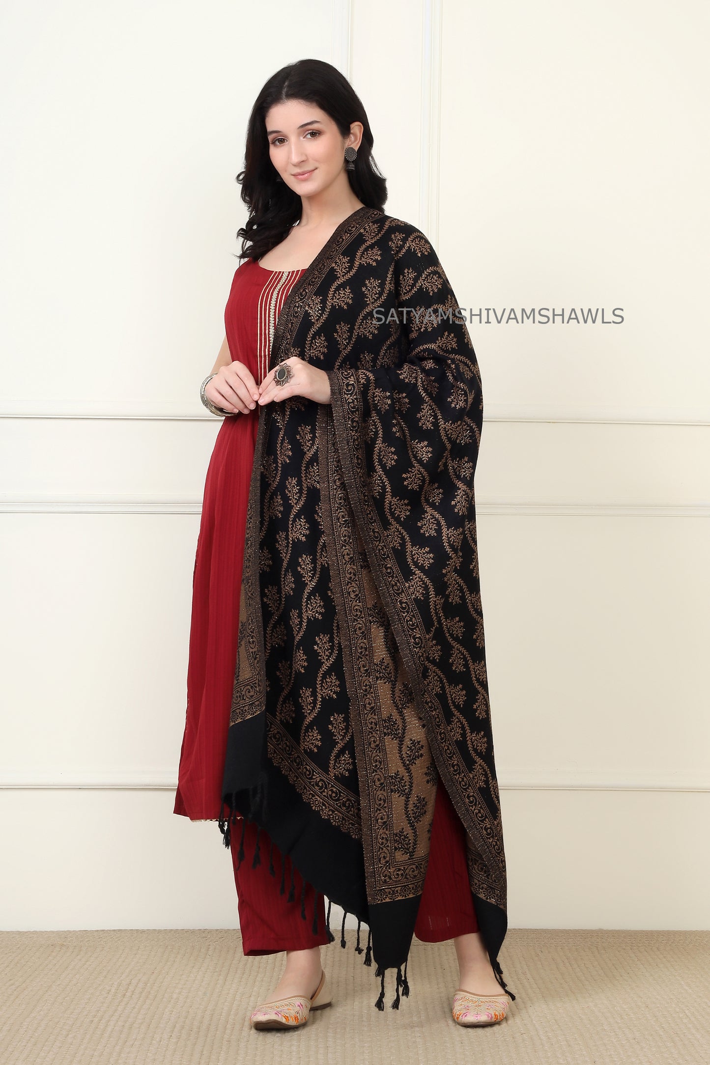 pure wool zari weaved stole,black