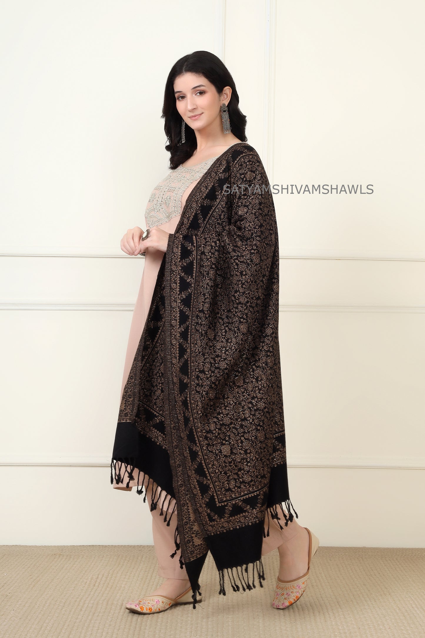 pure wool zari weaved stole,black