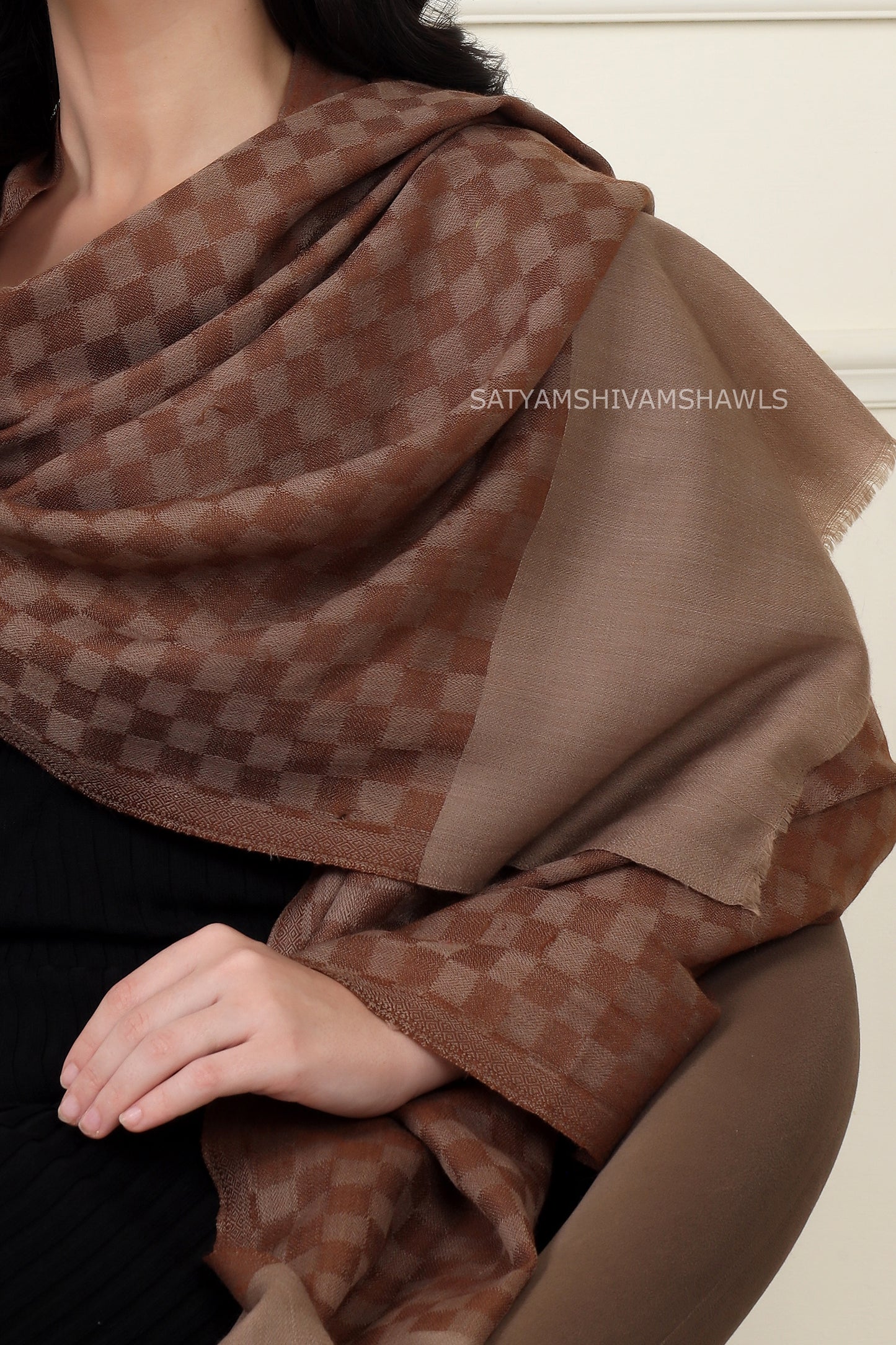 Extra fine wool mist check women stole,coffee