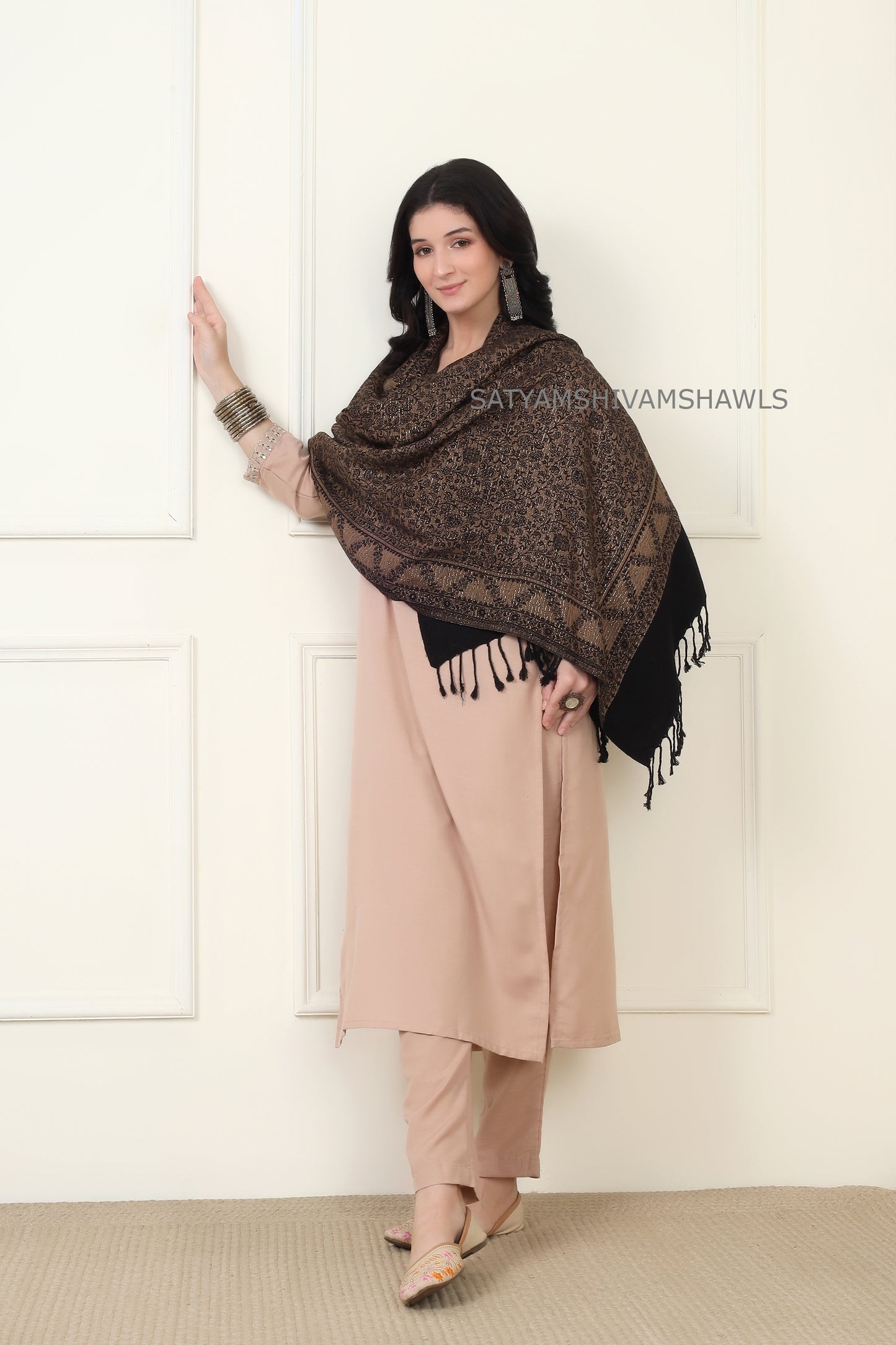 pure wool zari weaved stole,black